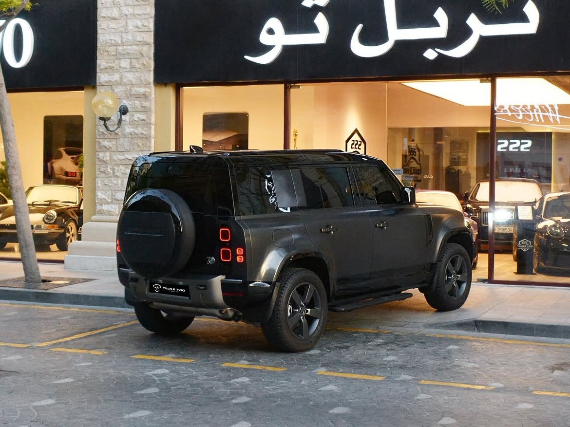 Land Rover Defender 110 SE 2025 - Image 2