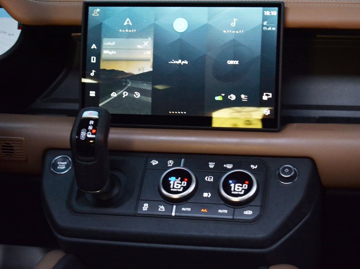 Land Rover Defender 110 SE 2025 - Image 3