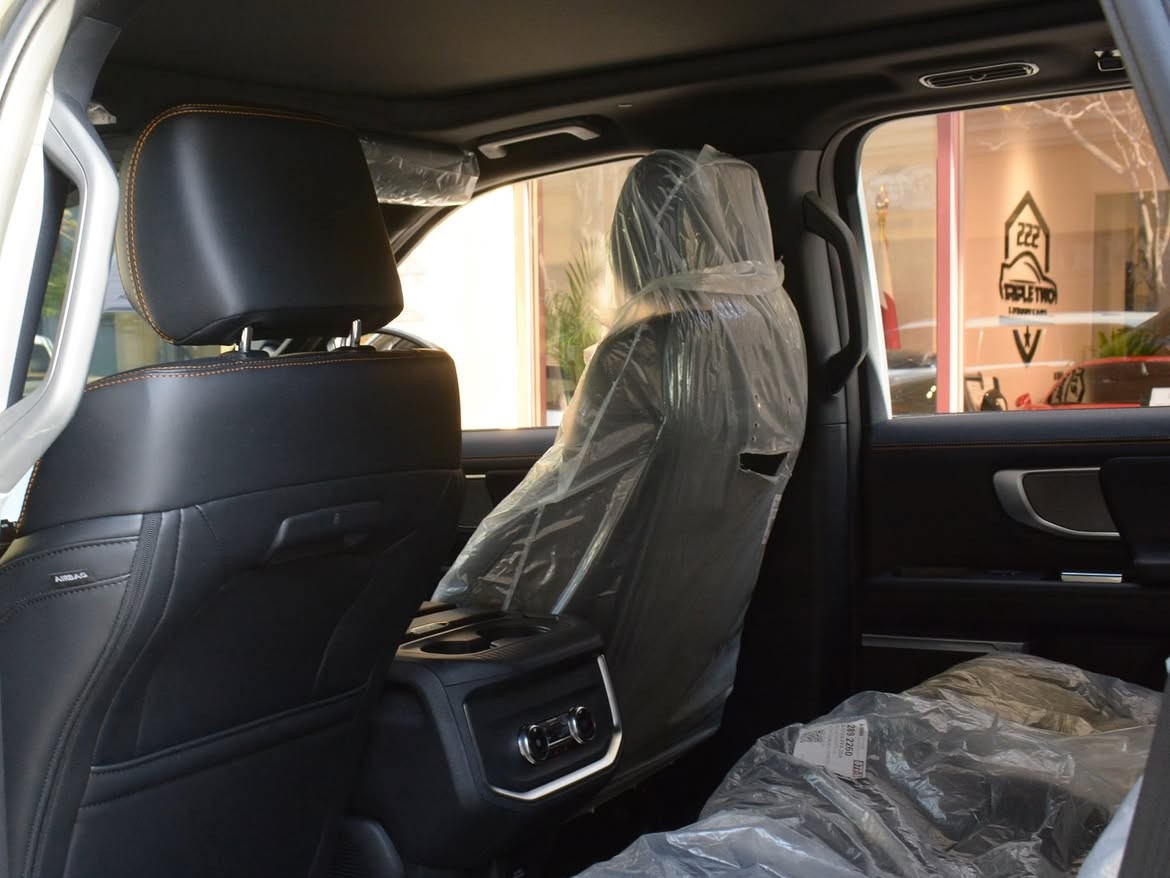 Ford Expedition 2025 - Image 2