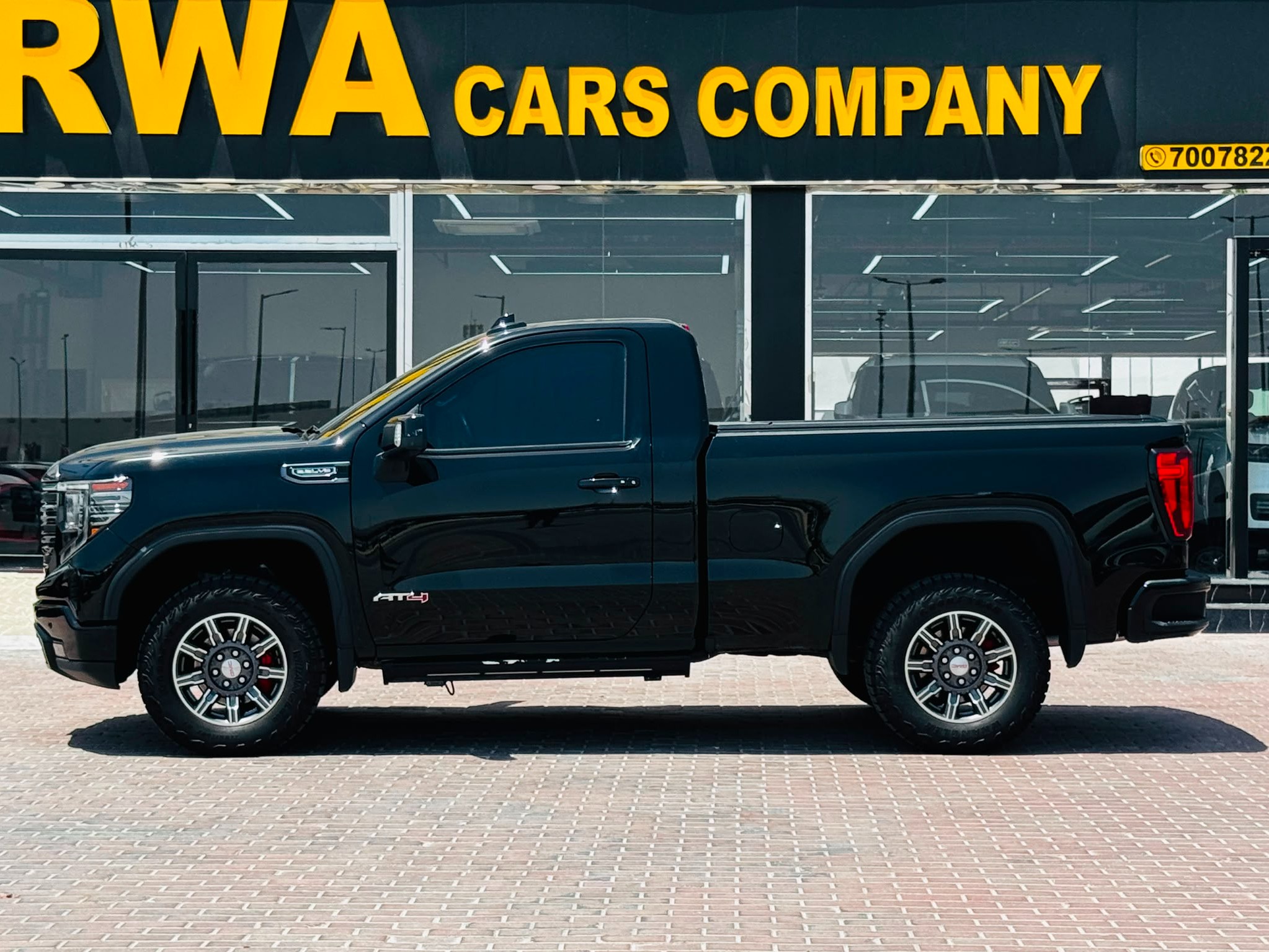 GMC Sierra AT4 2024 - Image 2