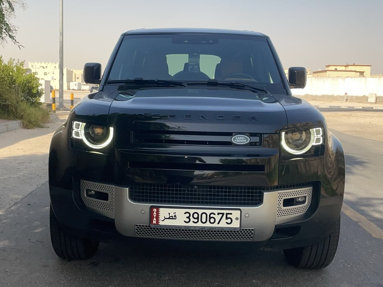 Land Rover Defender 2023 - Image 2