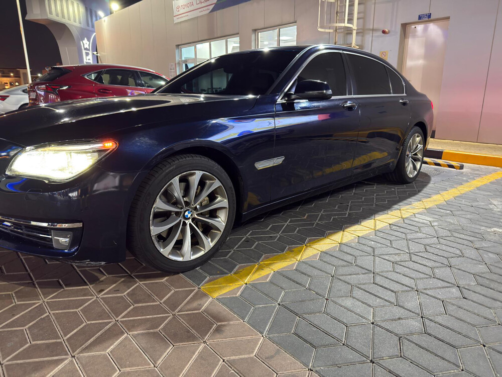 BMW 7-Series 730 Li 2015