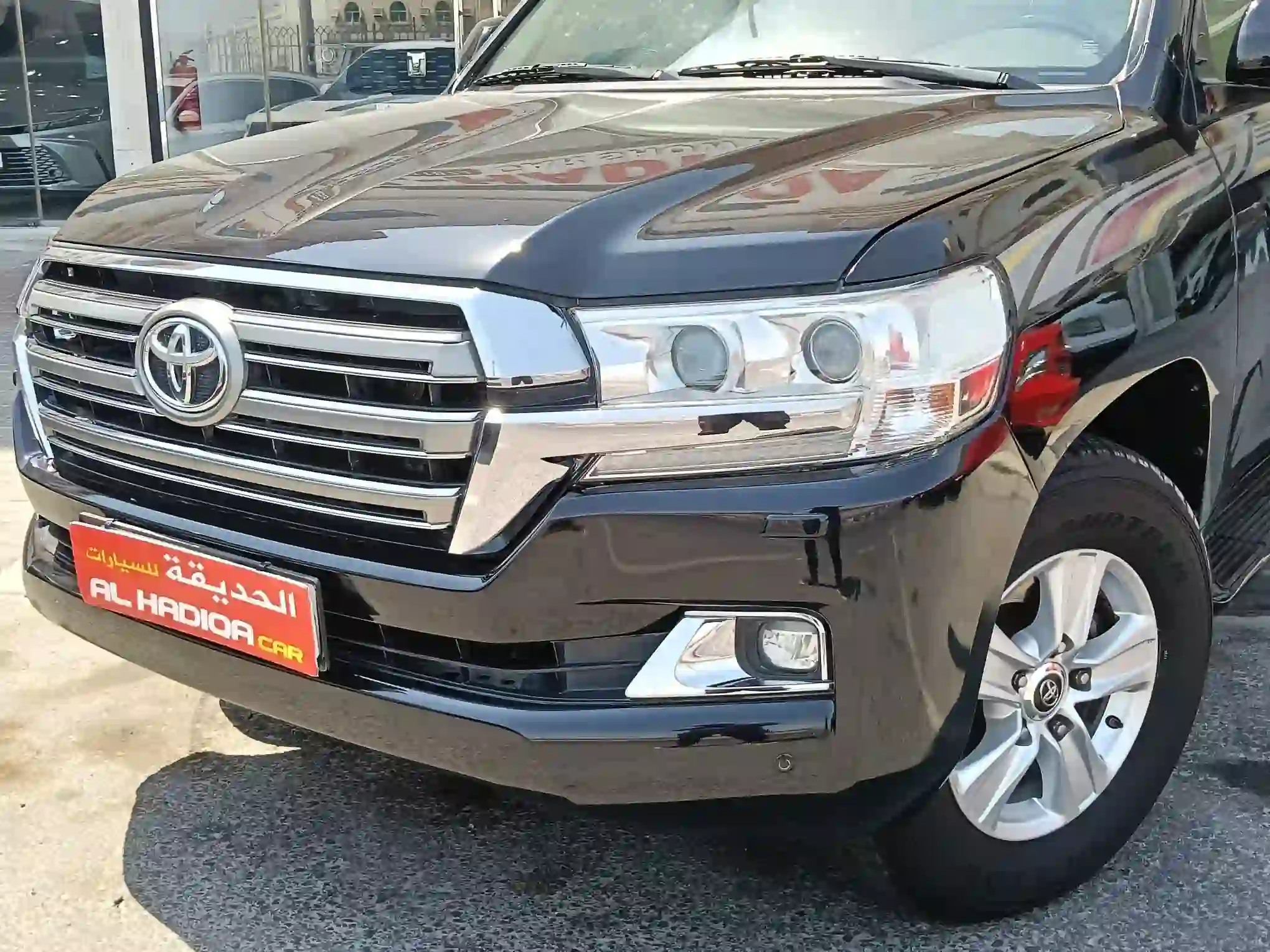 Toyota Land Cruiser GXR v6 2017 - Image 2