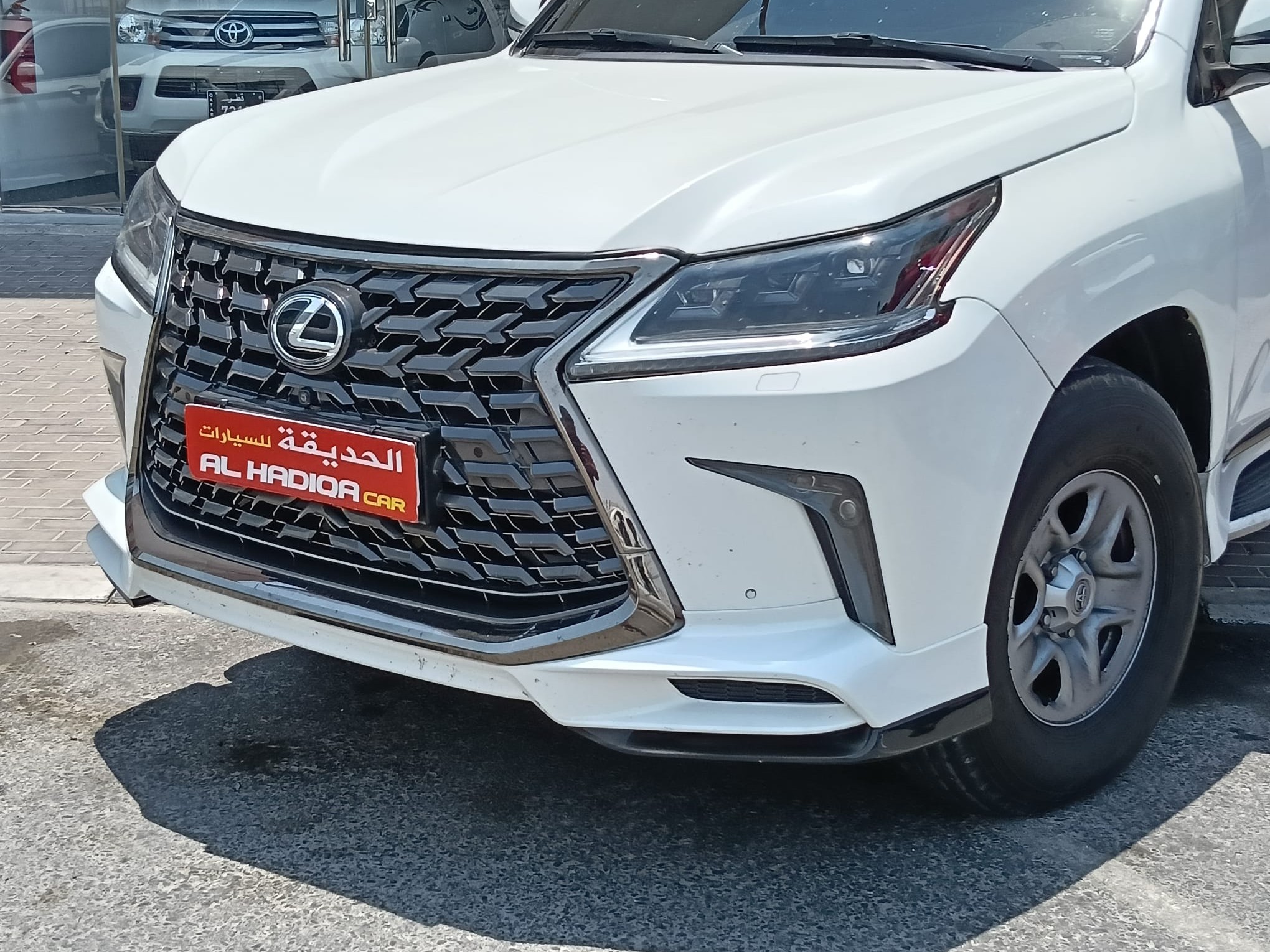 Lexus LX 570 S 2016 - Image 3