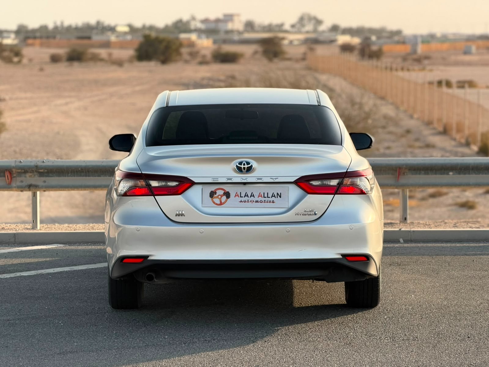 Toyota Camry HYBRID 2022 - Image 3
