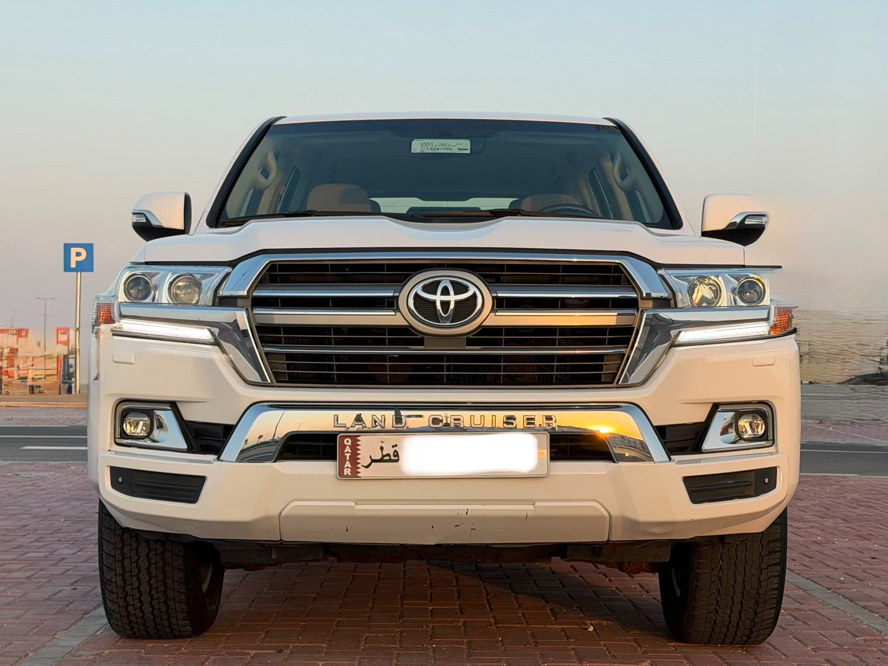 Toyota Land Cruiser GXR v8 2020 - Image 3