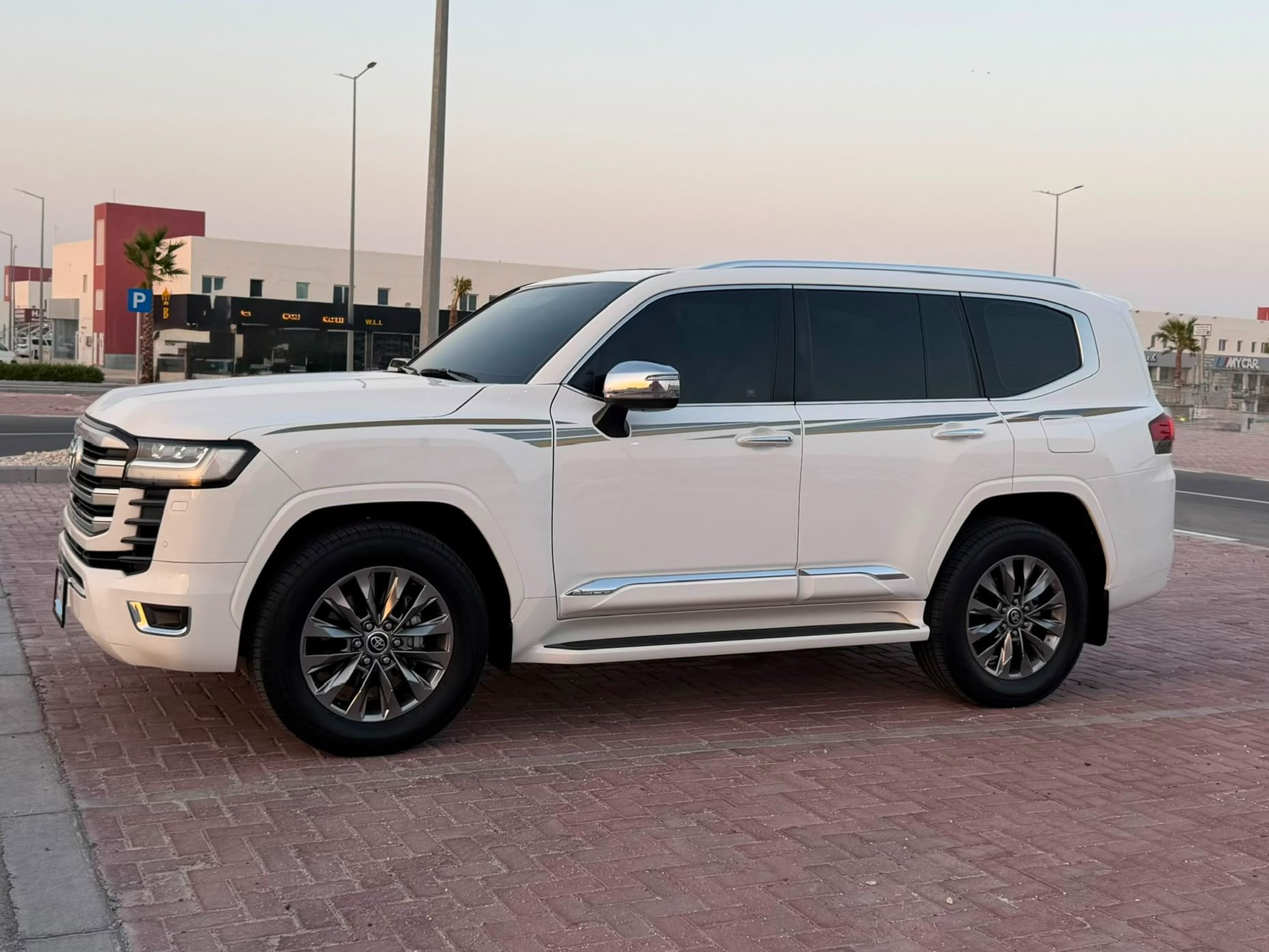 Toyota Land Cruiser VXR Twin Turbo 2023 - Image 3