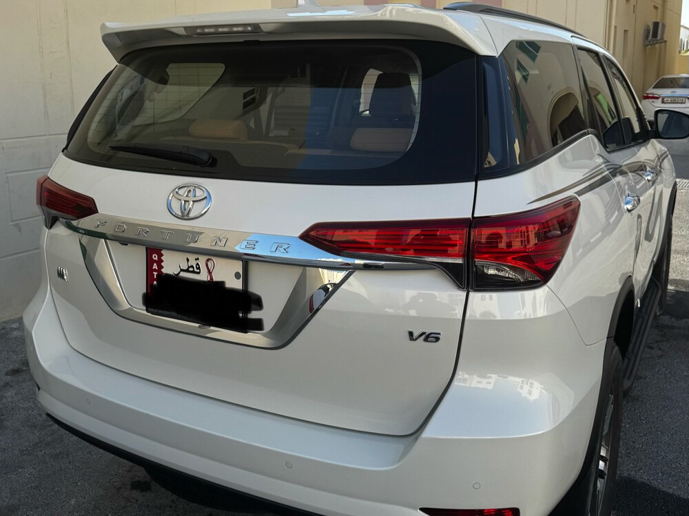 Toyota Fortuner 2022 - Image 2