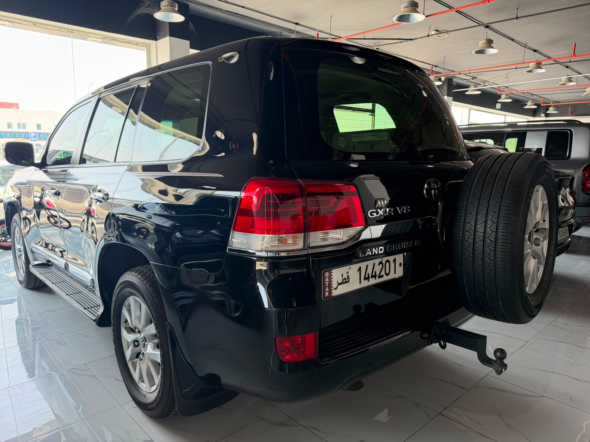 Toyota Land Cruiser GXR v8 2019 - Image 4