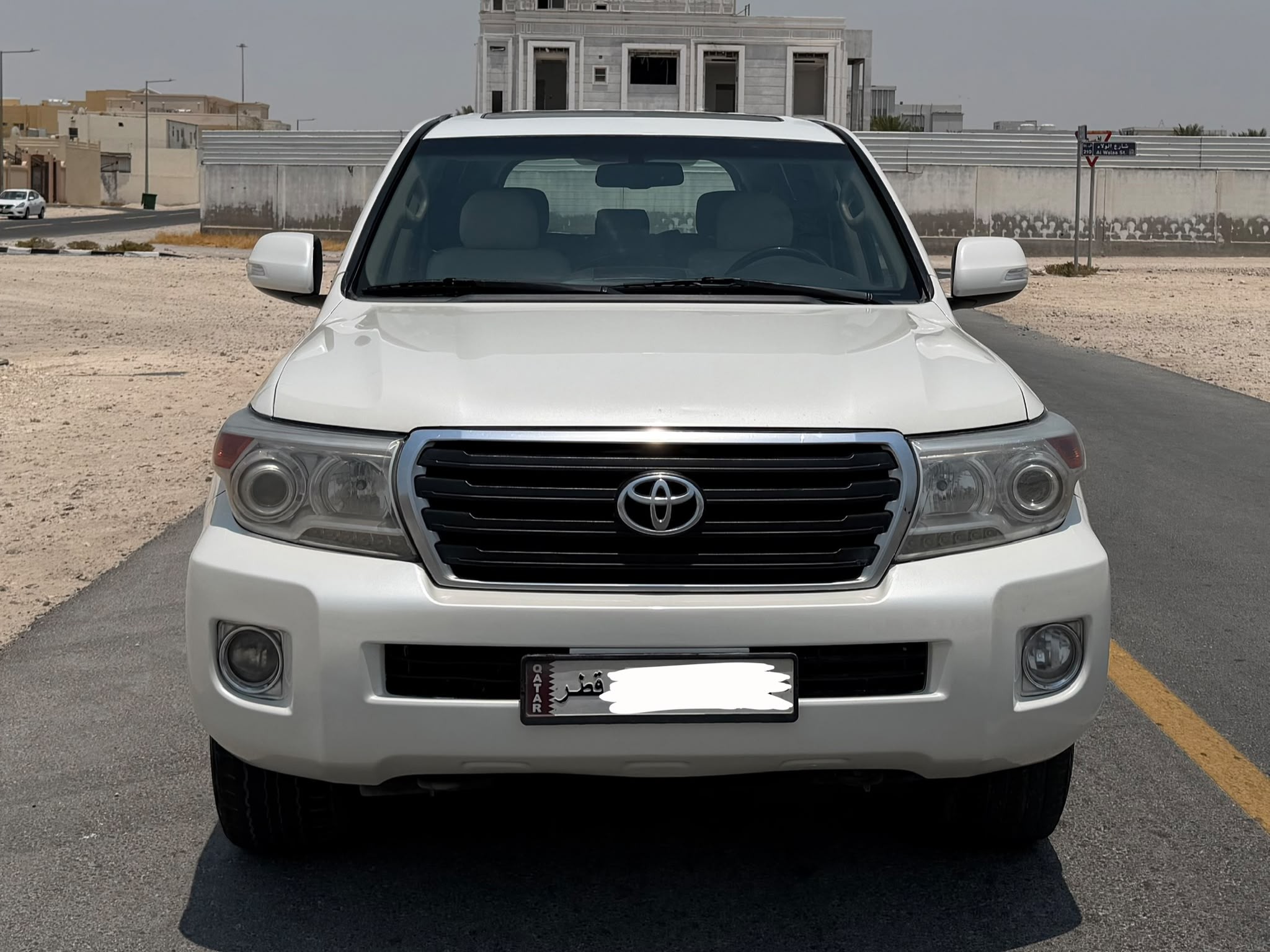 Toyota Land Cruiser GXR v6 2010 - Image 2