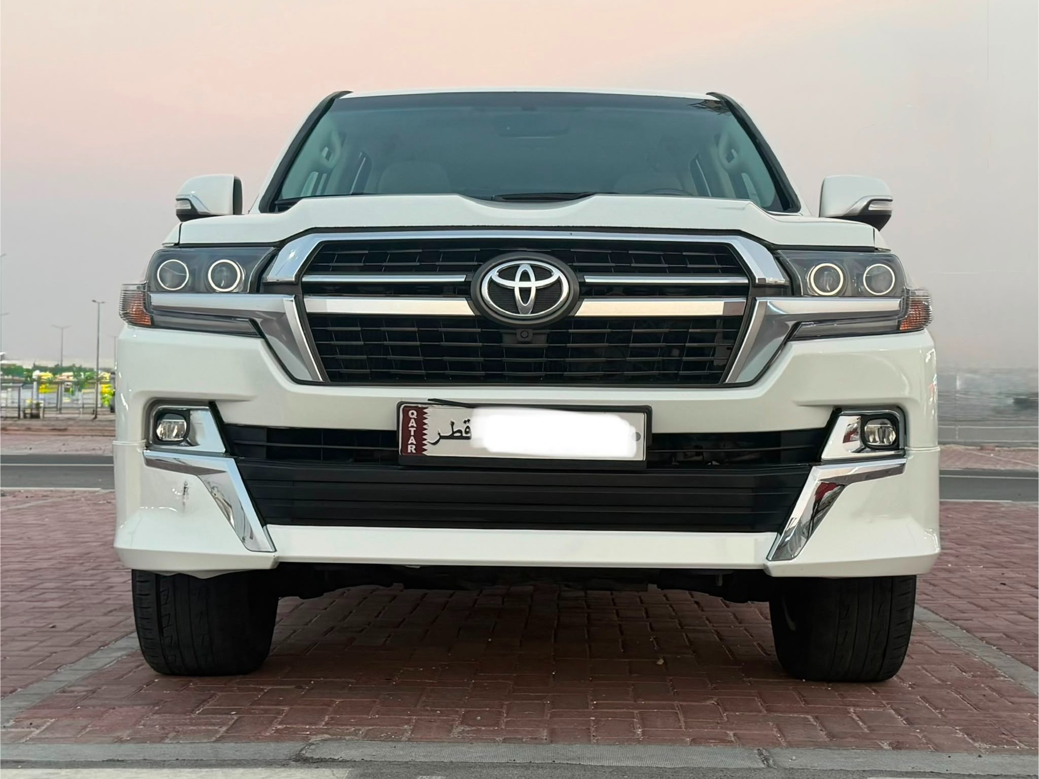 Toyota Land Cruiser GXR v8 2016 - Image 2