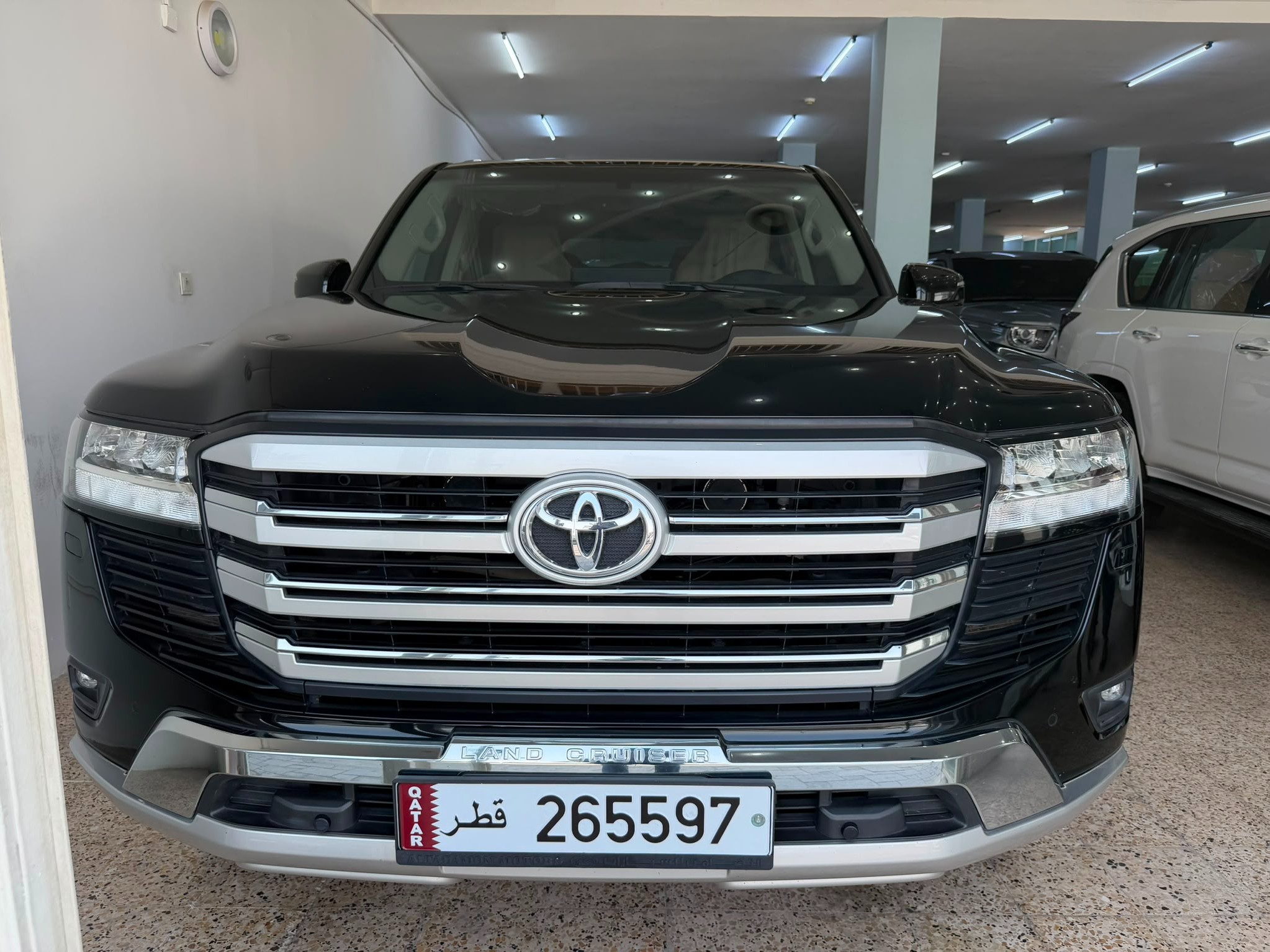 Toyota Land Cruiser GXR v6 2022 - Image 2