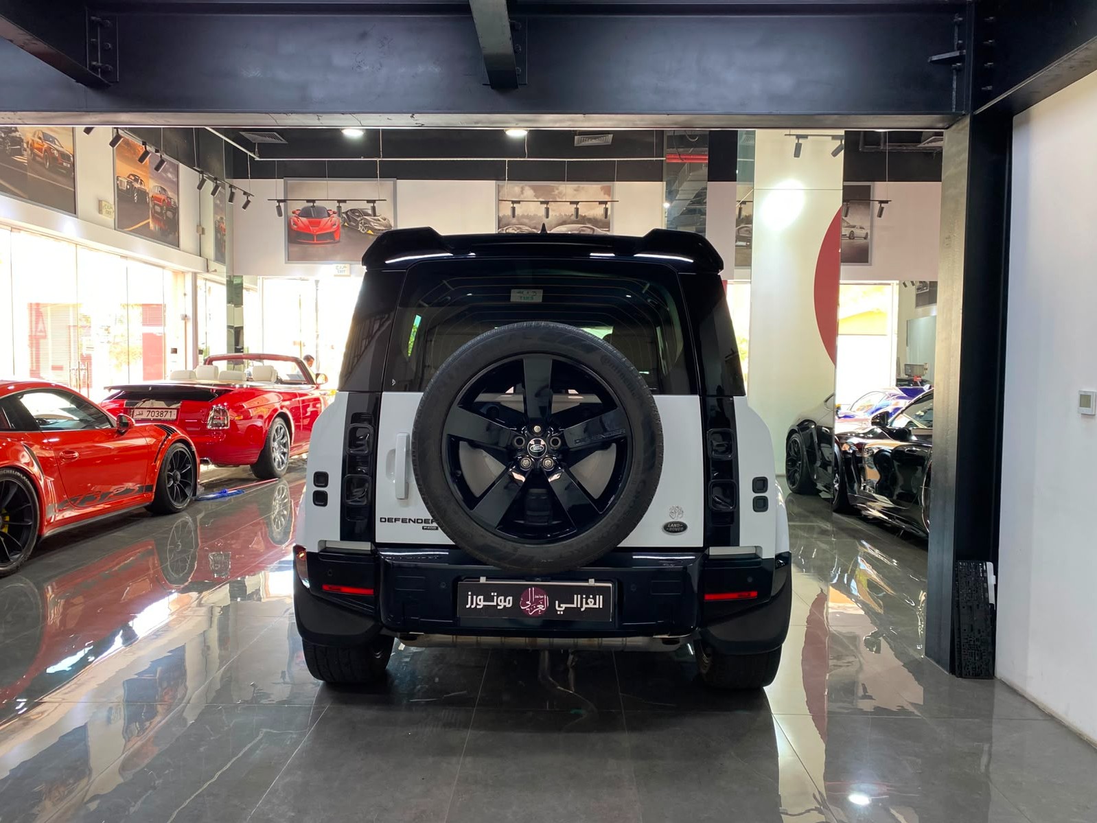 Land Rover Defender HSE 2023 - Image 4