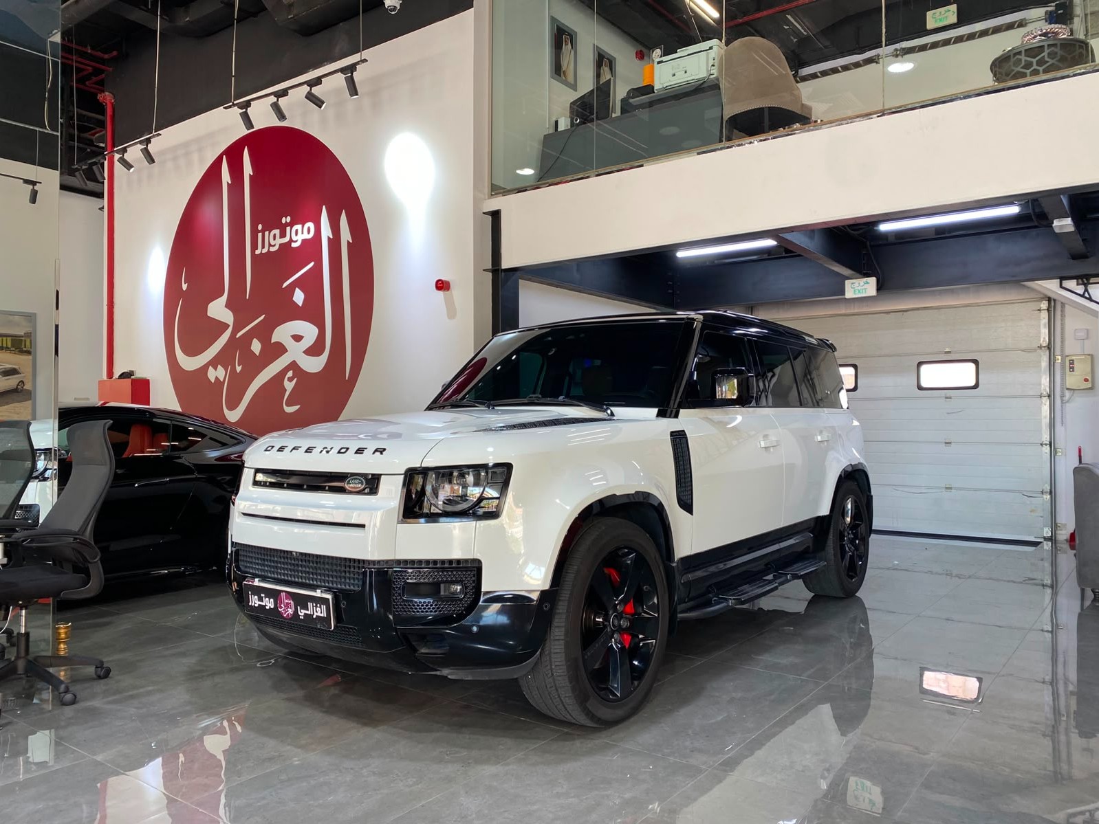 Land Rover Defender HSE 2023