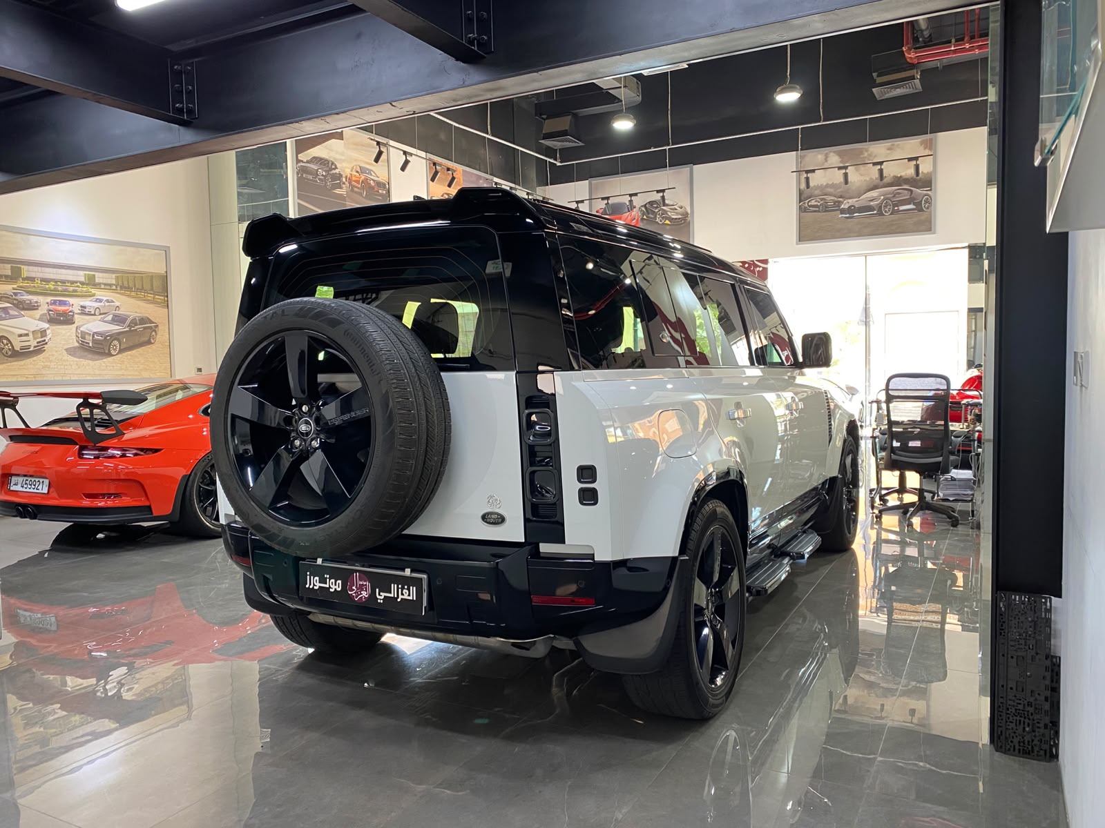Land Rover Defender HSE 2023 - Image 3