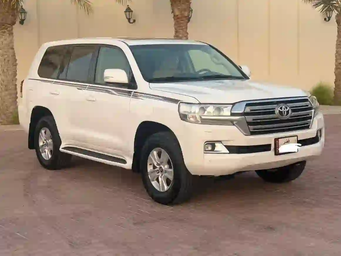 Toyota Land Cruiser GXR v6 2016 - Image 1