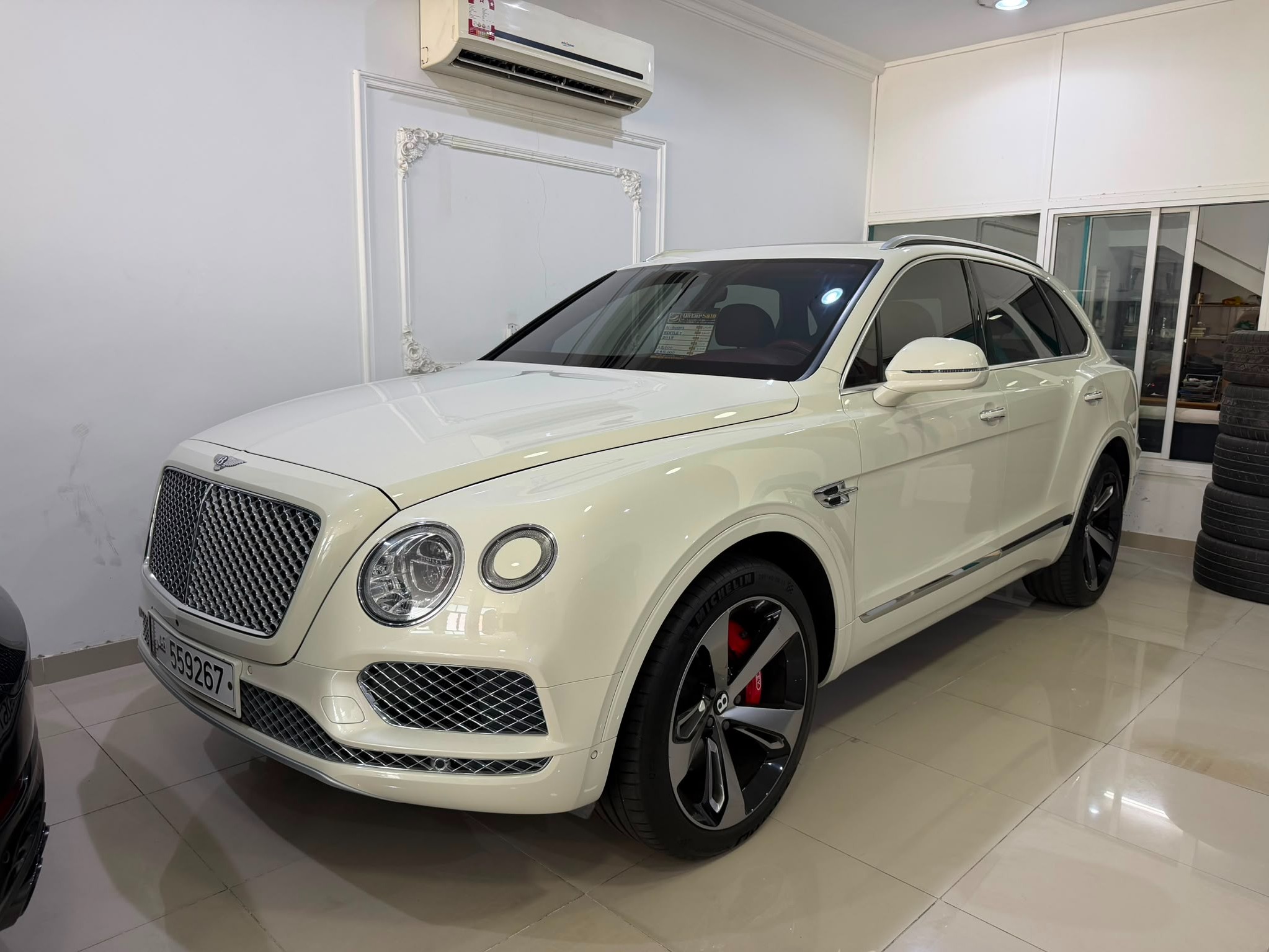 Bentley Bentayga 2018 - Image 2