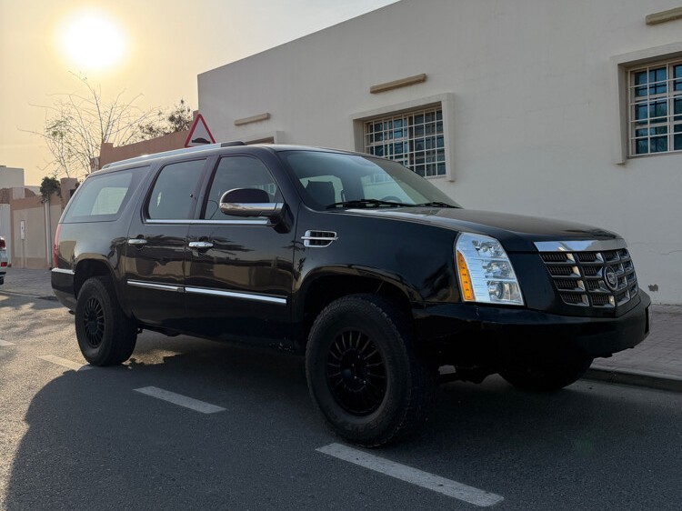 Cadillac Escalade ESV 2010 - Image 2