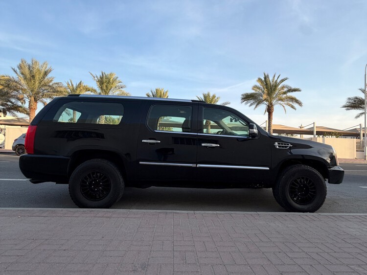 Cadillac Escalade ESV 2010 - Image 4