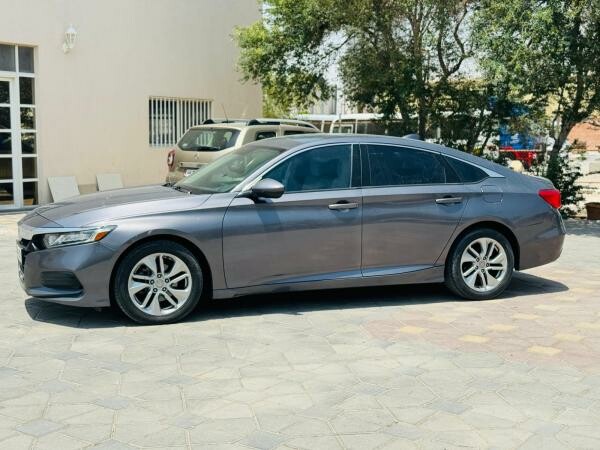 Honda Accord 2019 - Image 2