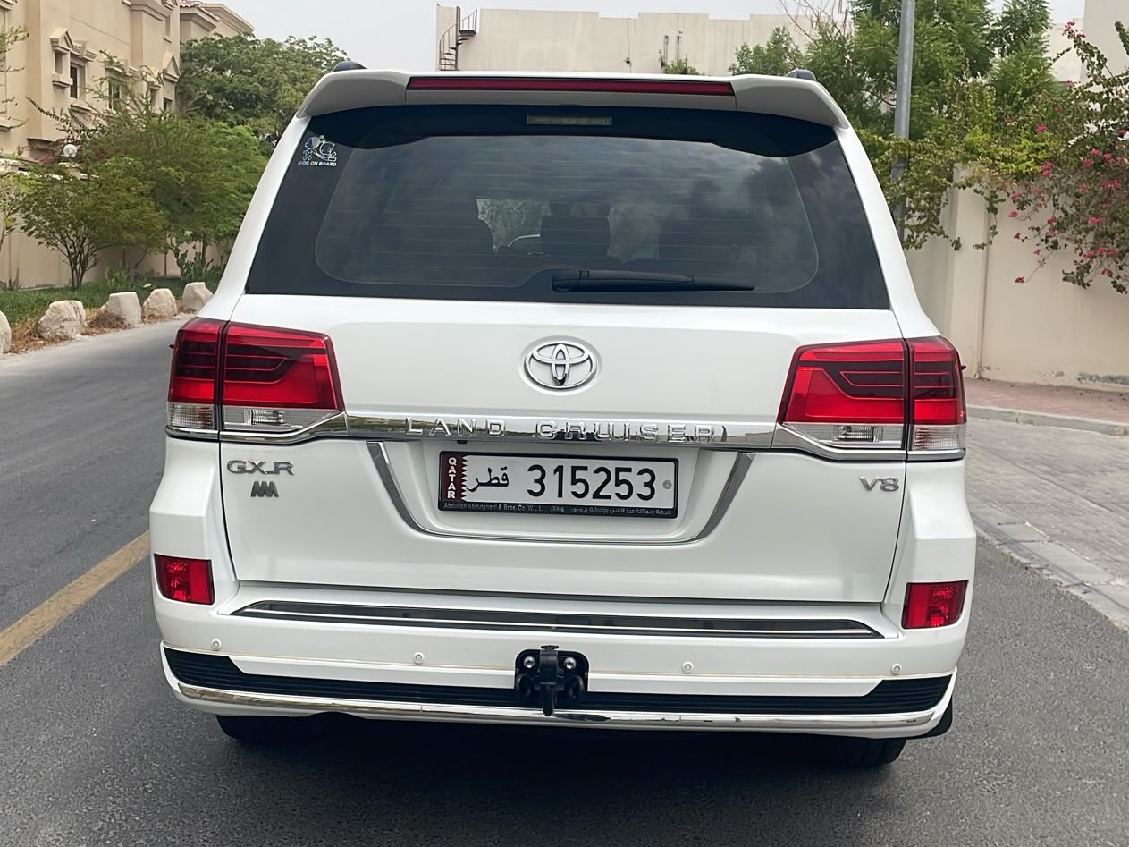 Toyota Land Cruiser GXR v8 2020 - Image 4