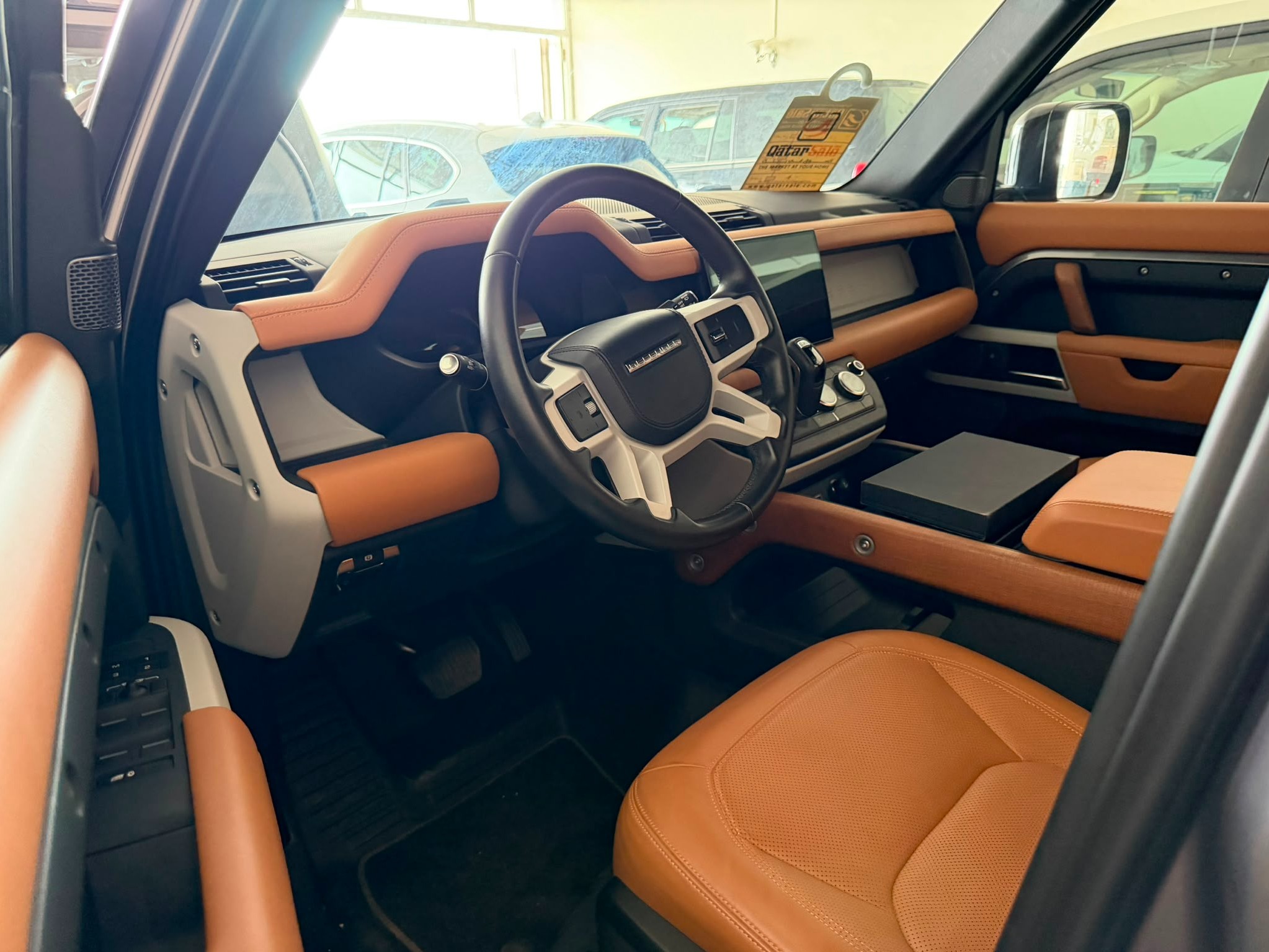 Land Rover Defender HSE 2023 - Image 4