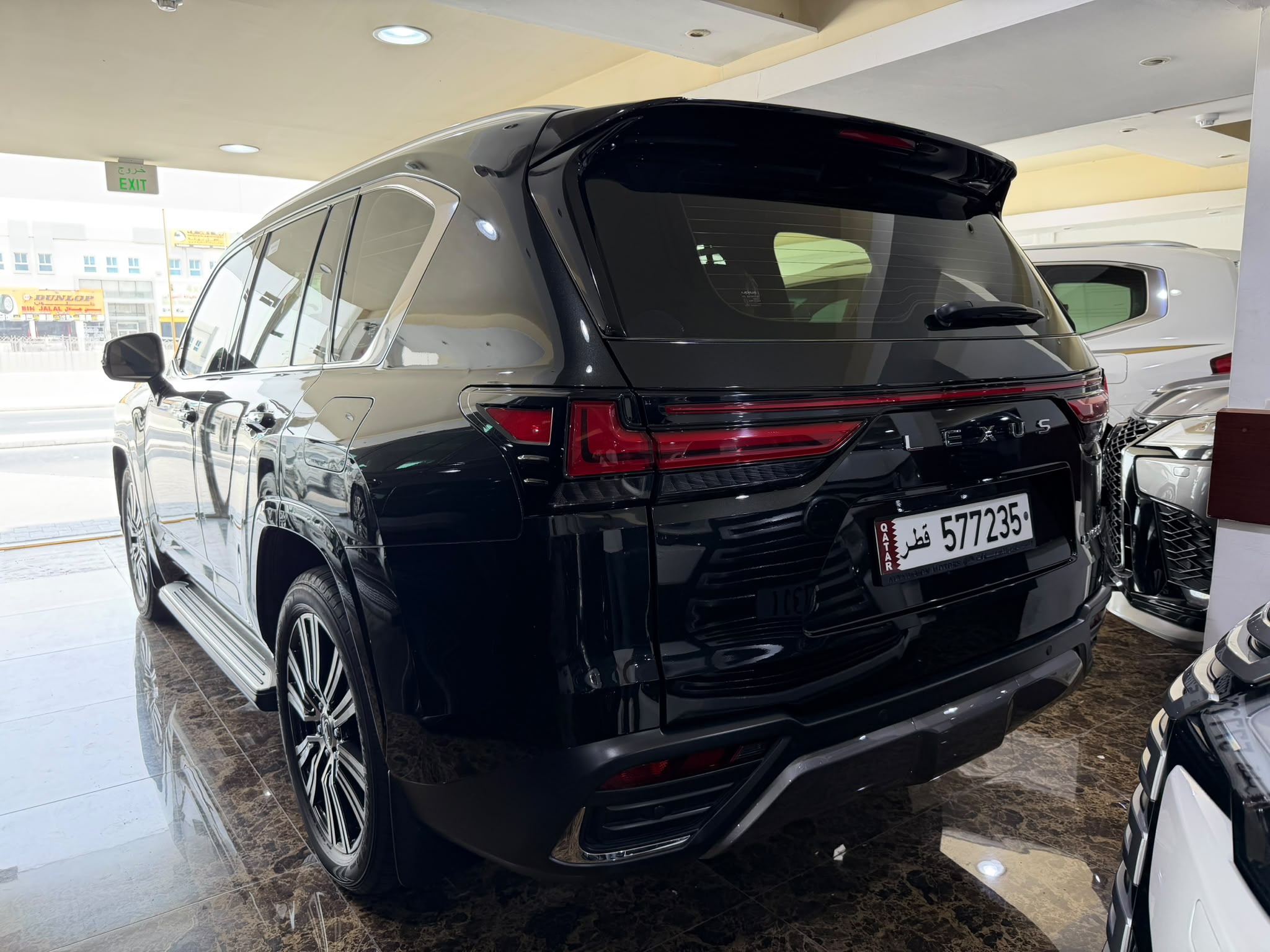 Lexus LX 600 Luxury  2025 - Image 4