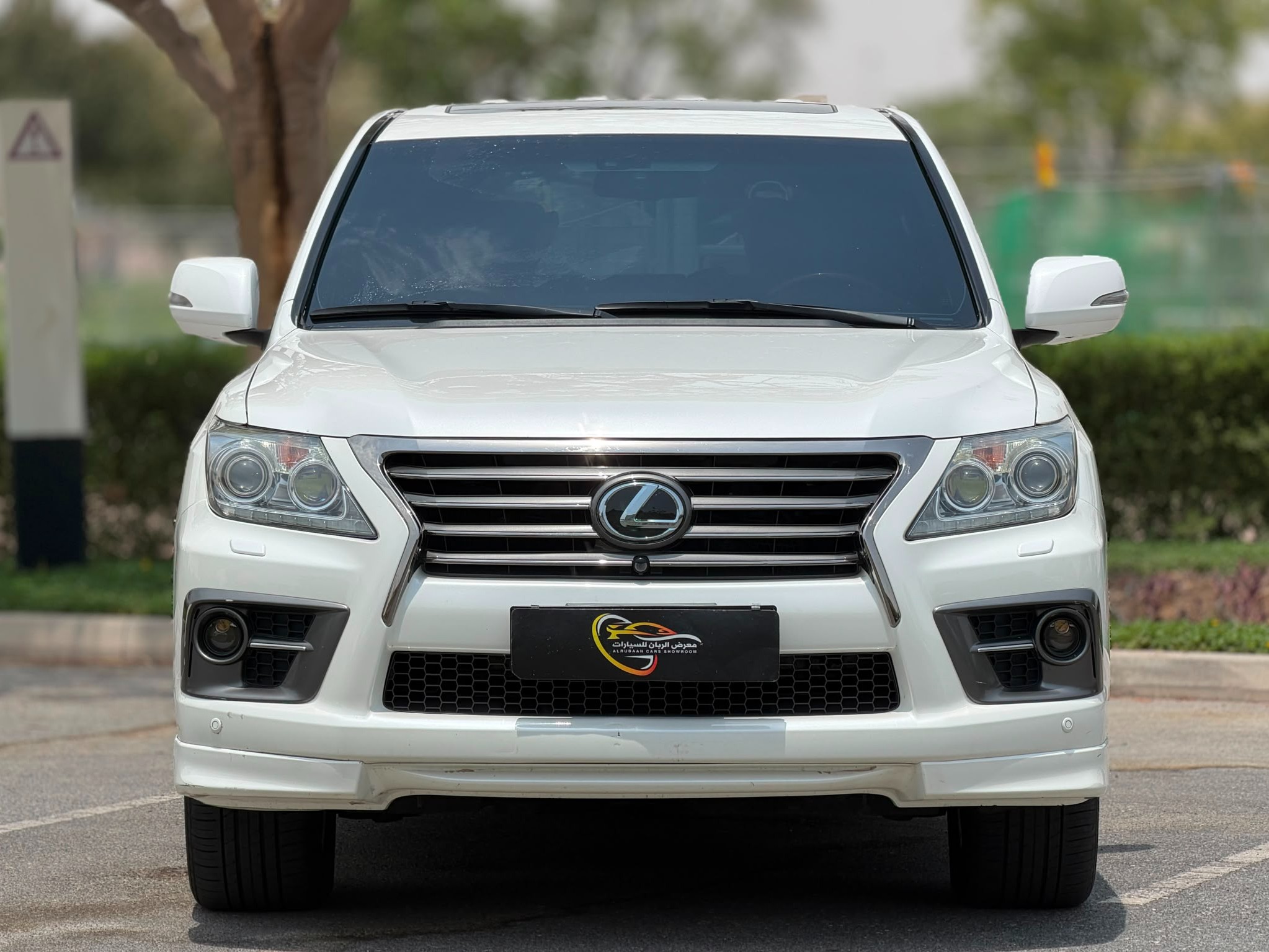 Lexus LX 570 S 2014 - Image 2