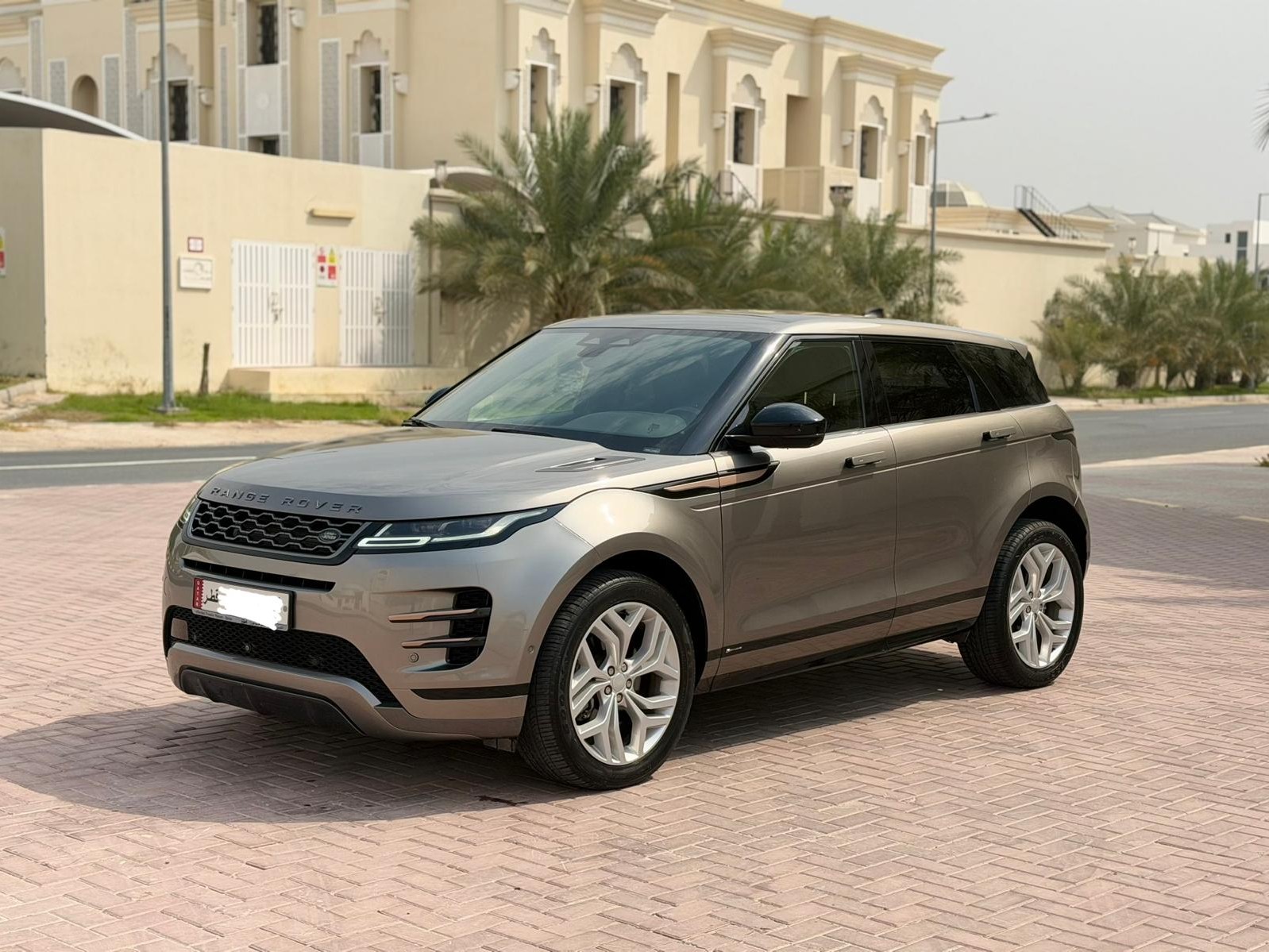 Land Rover Range Rover Evoque Dynamic 2022 - Image 2