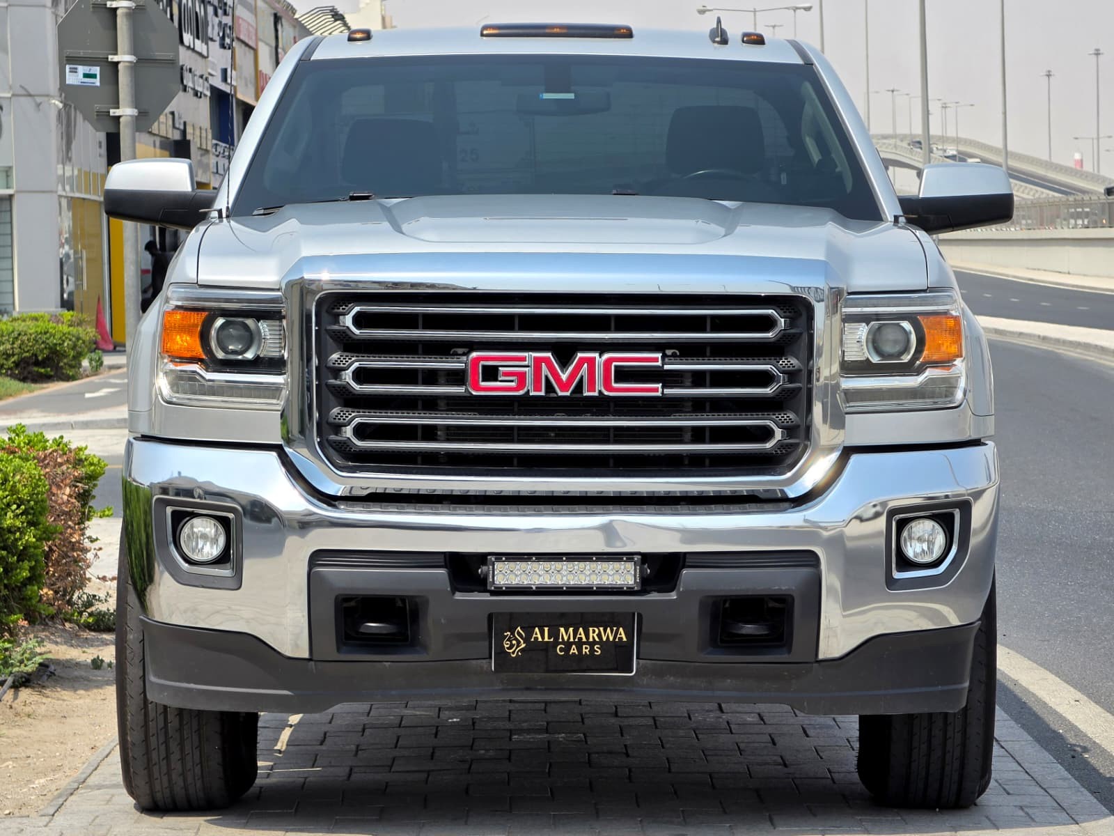GMC Sierra 2500 HD 2018 - Image 2