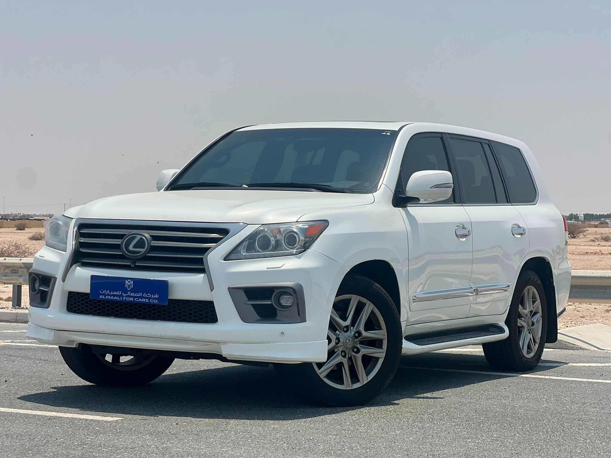 Lexus LX 570 S 2015 - Image 2