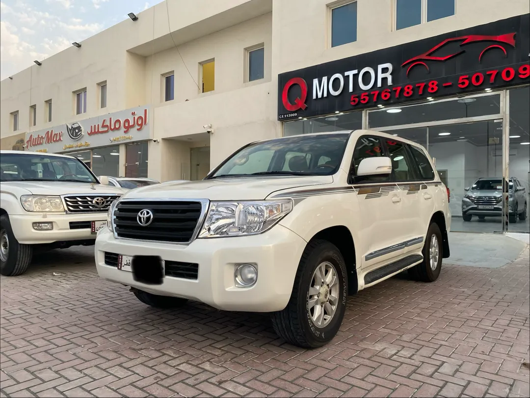 Toyota Land Cruiser GXR v6 2013 - Image 2