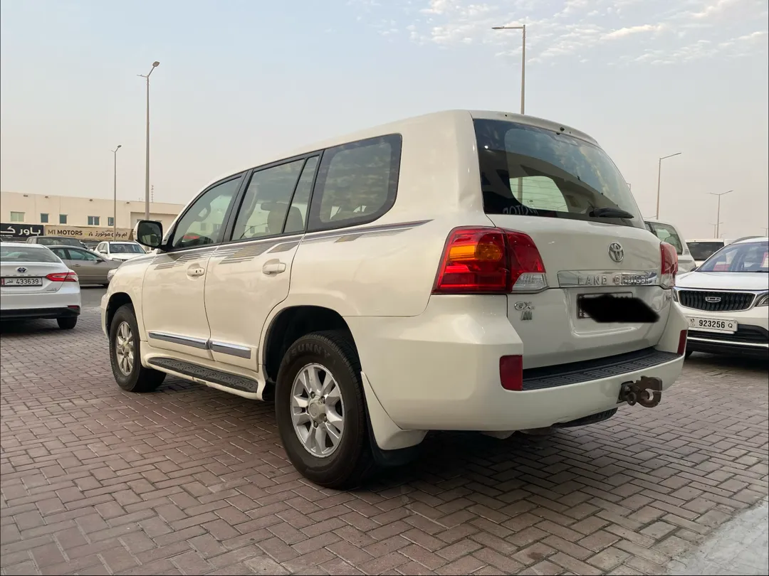Toyota Land Cruiser GXR v6 2013 - Image 3