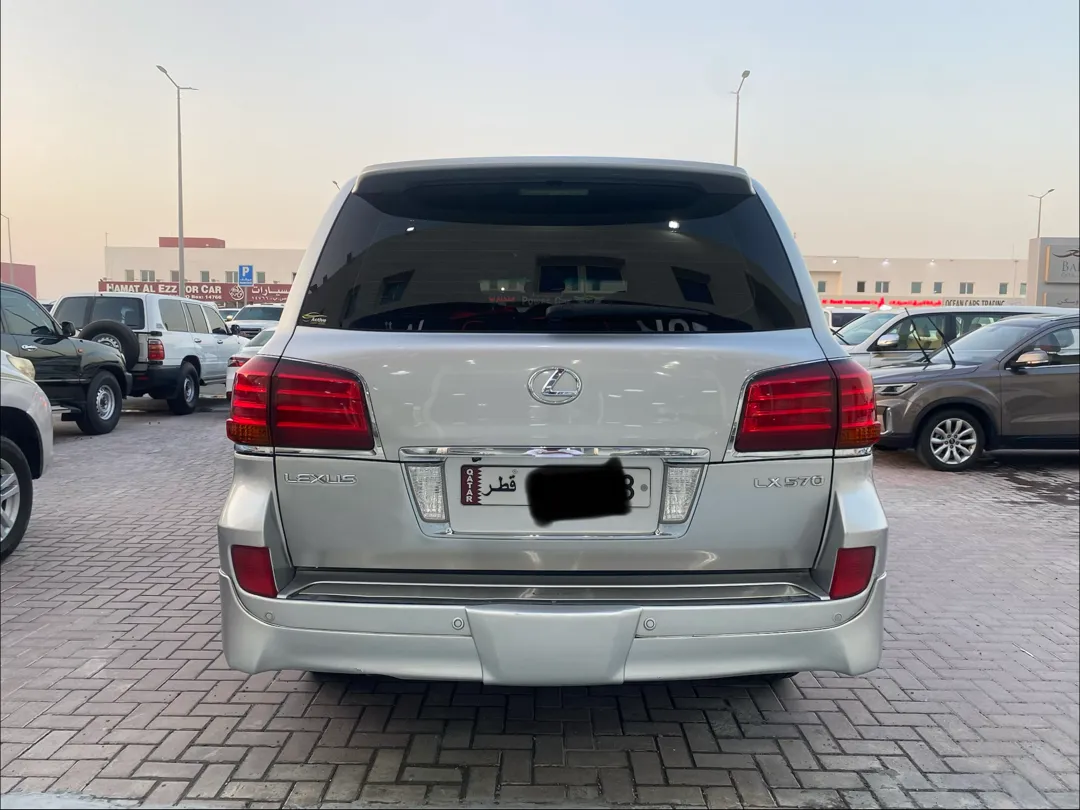 Lexus LX 570 2009 - Image 4
