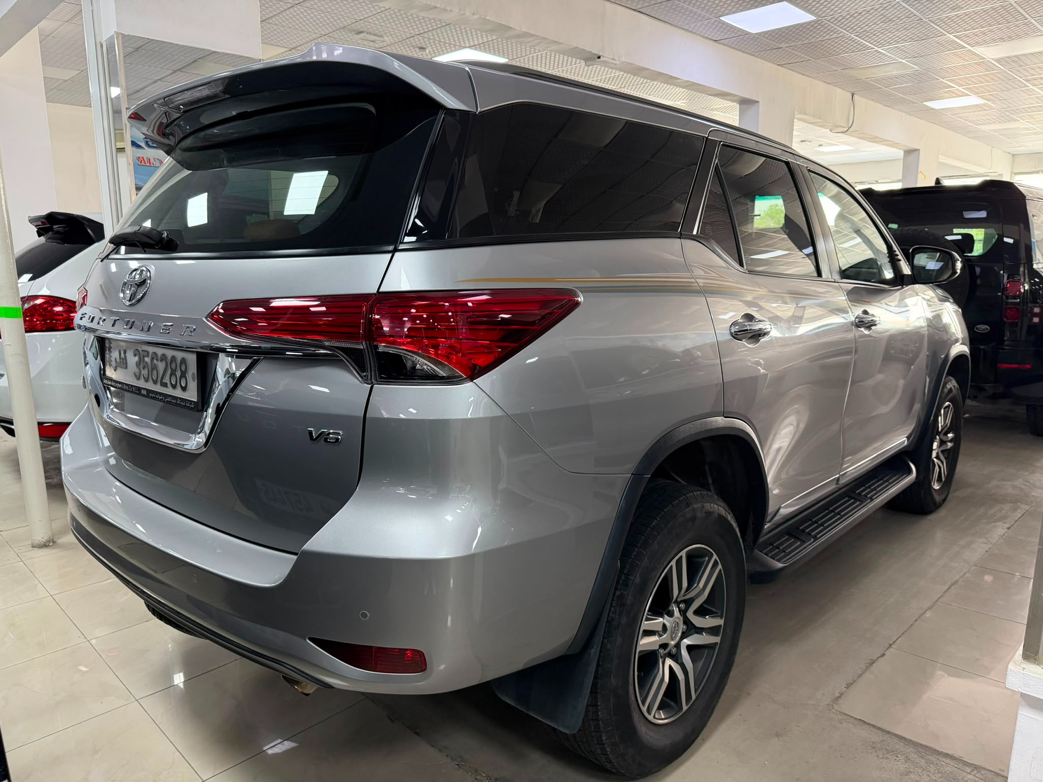 Toyota Fortuner 2023 - Image 4