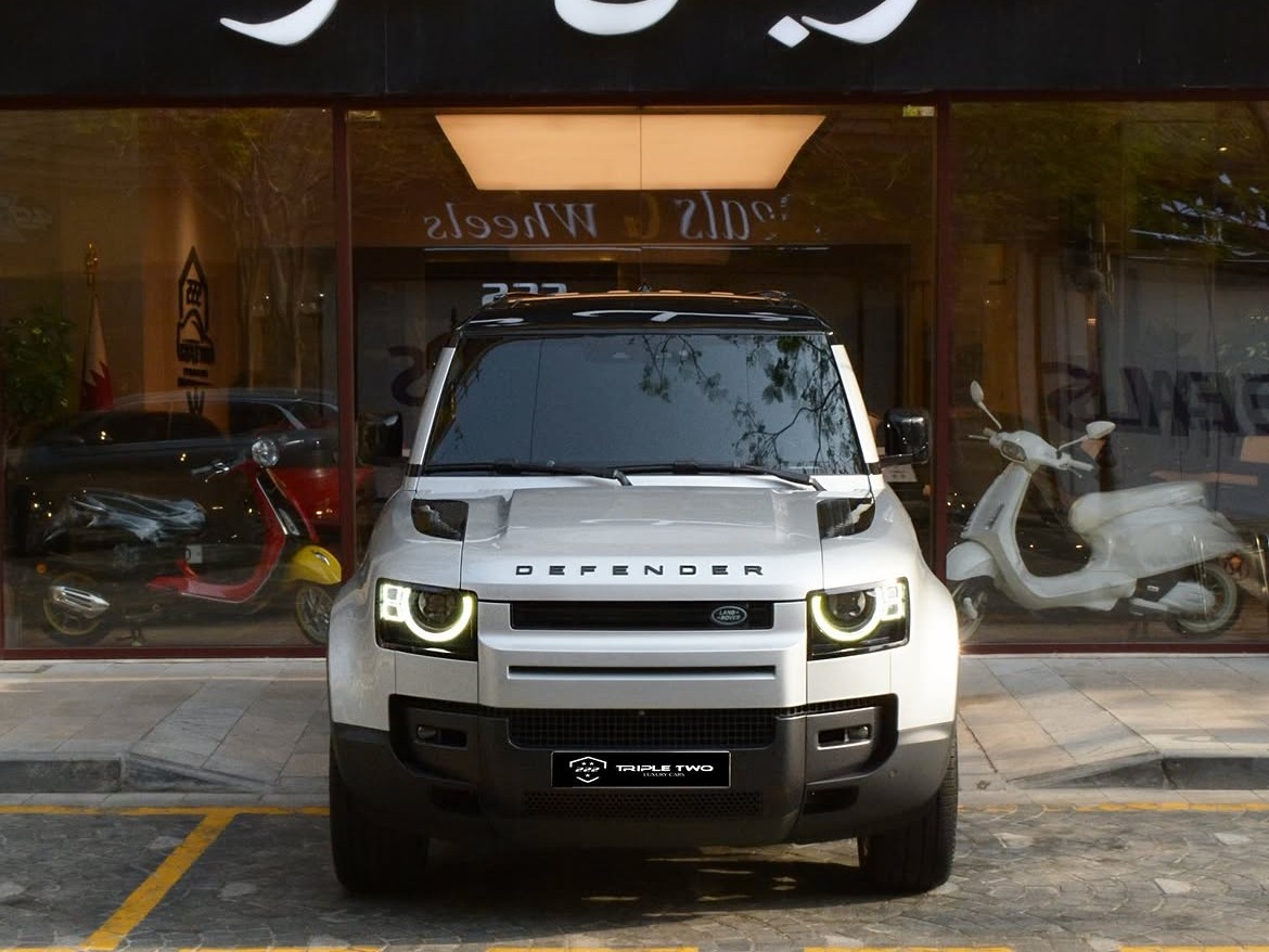 Land Rover Defender 110 3.0i6 HSE 2023 - Image 2