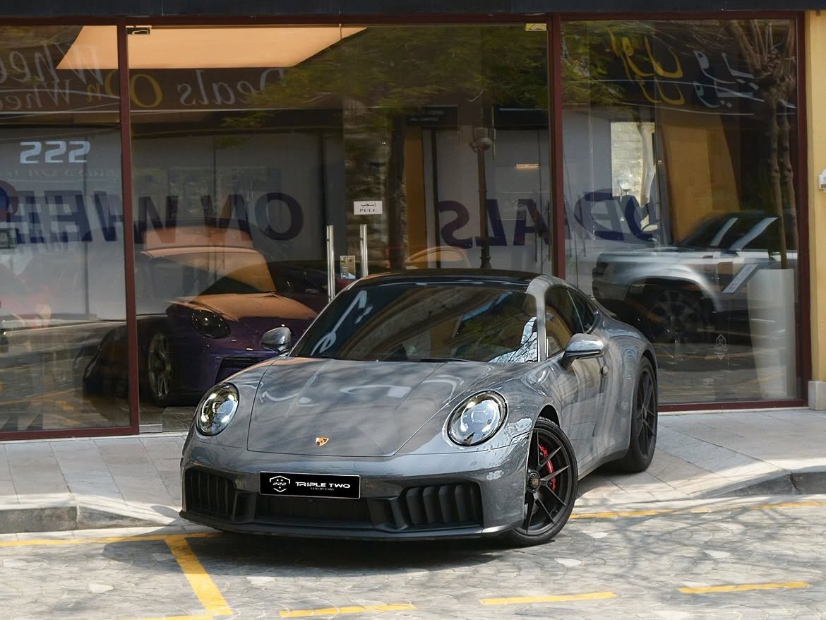 Porsche Cayenne GTS 2025
