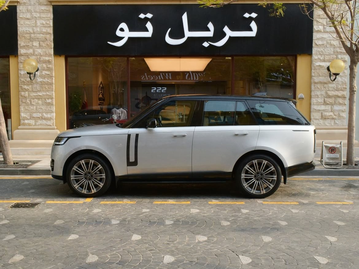 Land Rover Range Rover Vogue HSE 2023 - Image 3