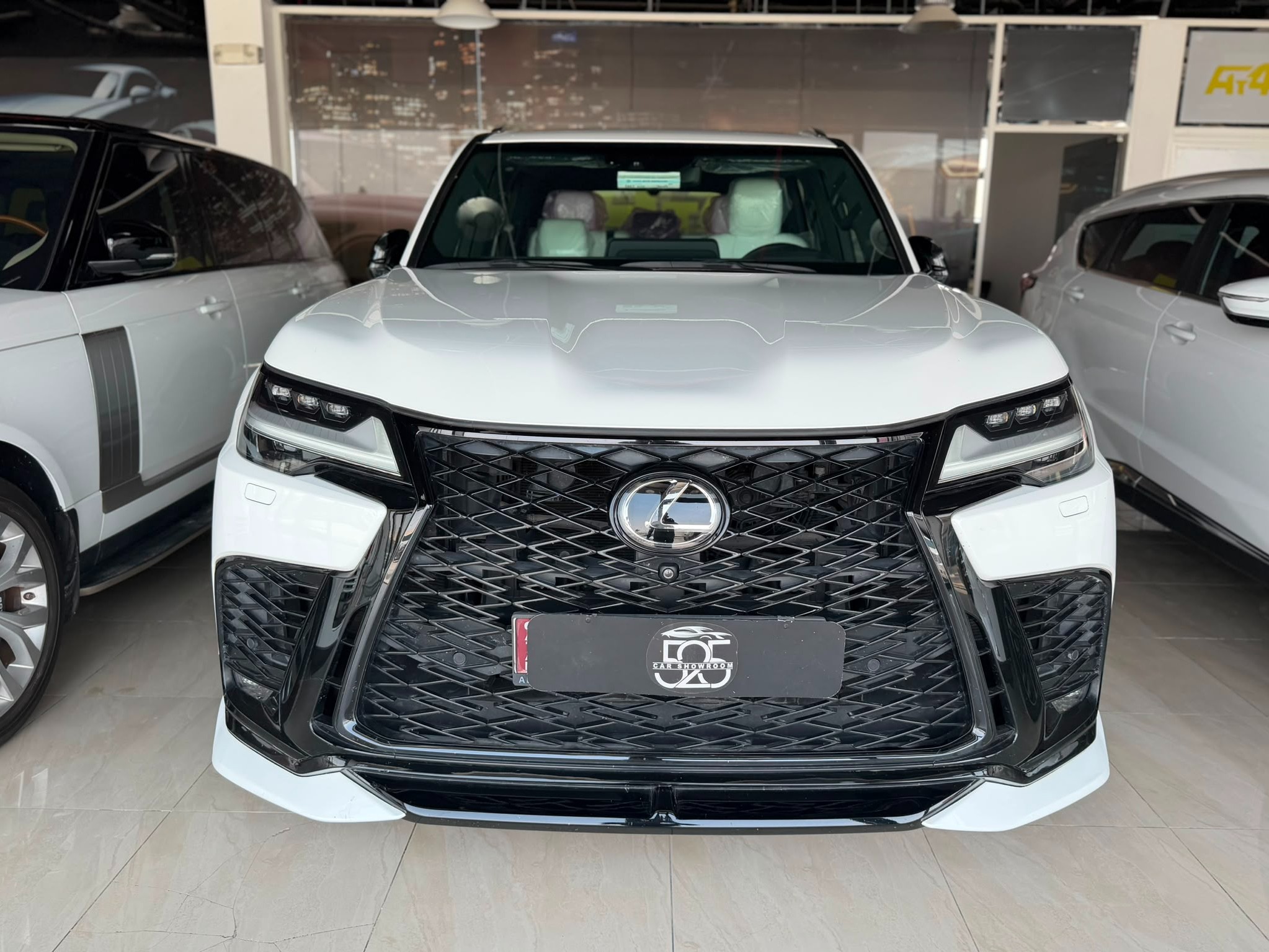 Lexus LX 600  F-Sport 2022 - Image 2
