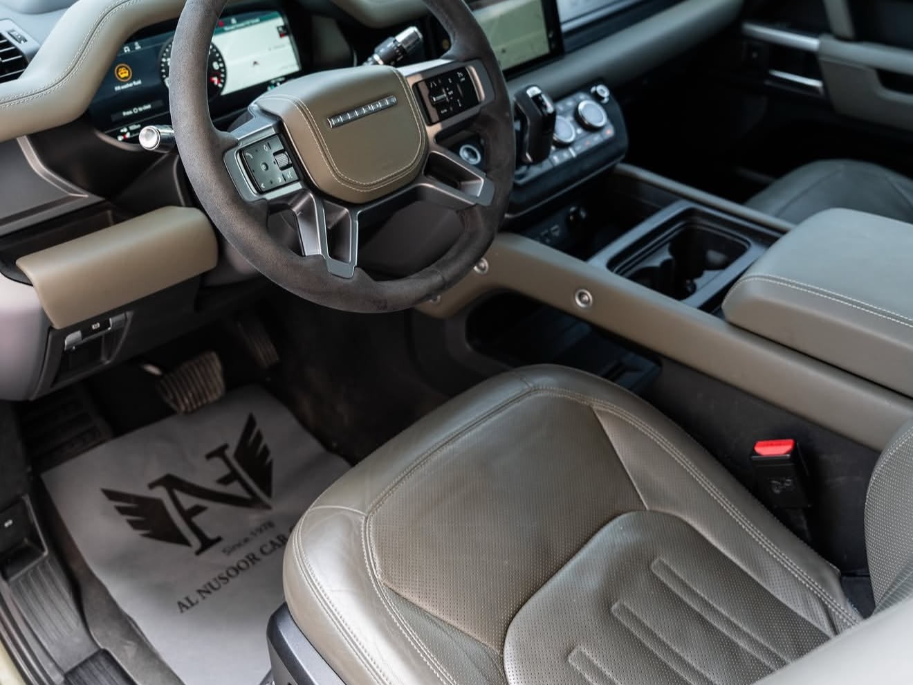Land Rover Defender 90 HSE 2022 - Image 4