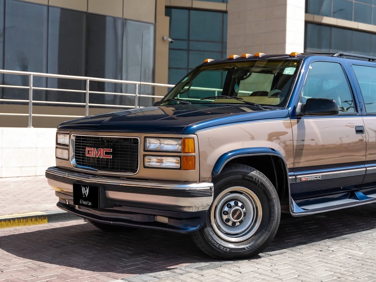 GMC Suburban. 1995 - Image 4