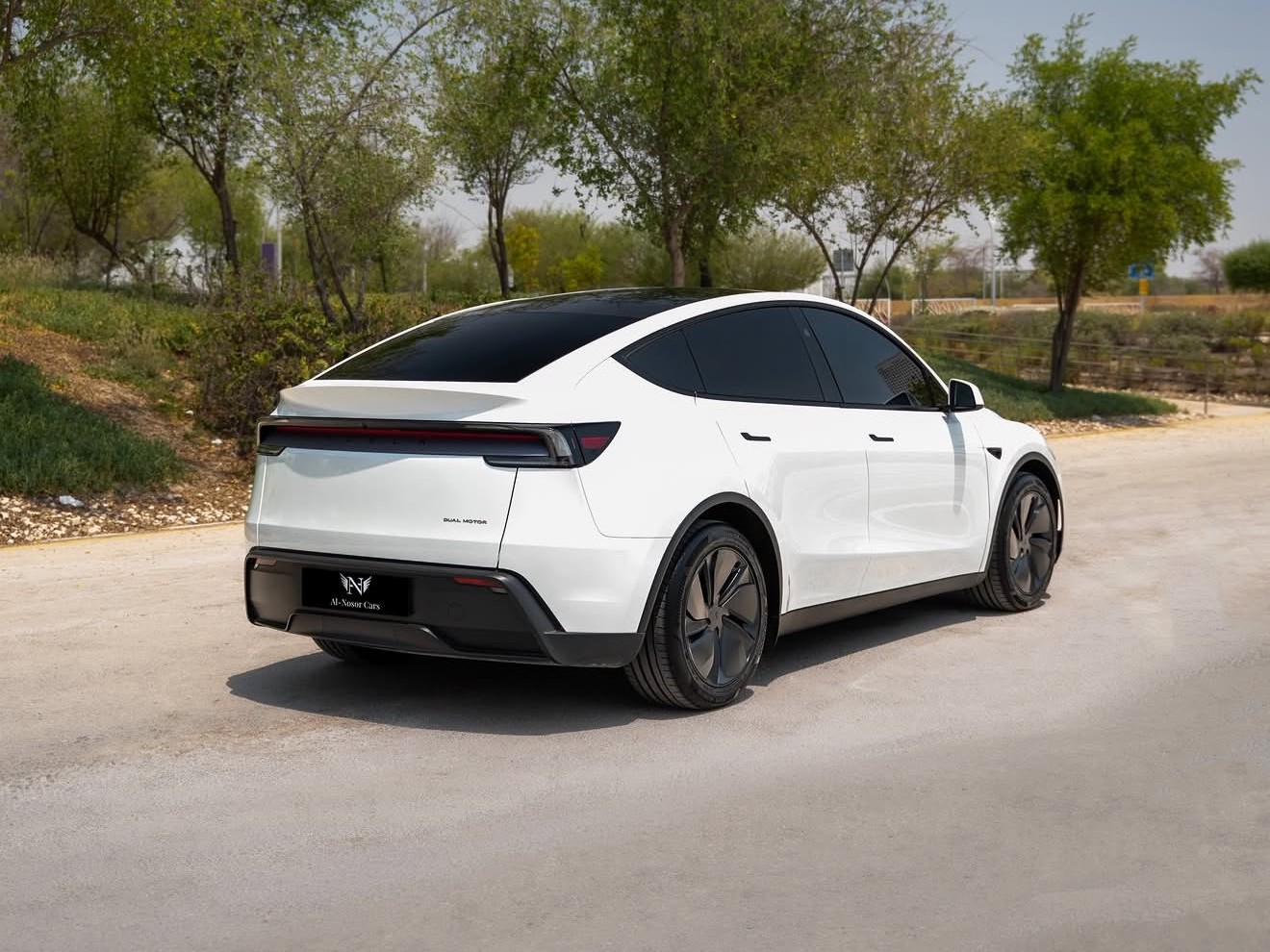 Tesla Model Y Long Range 2026 - Image 3