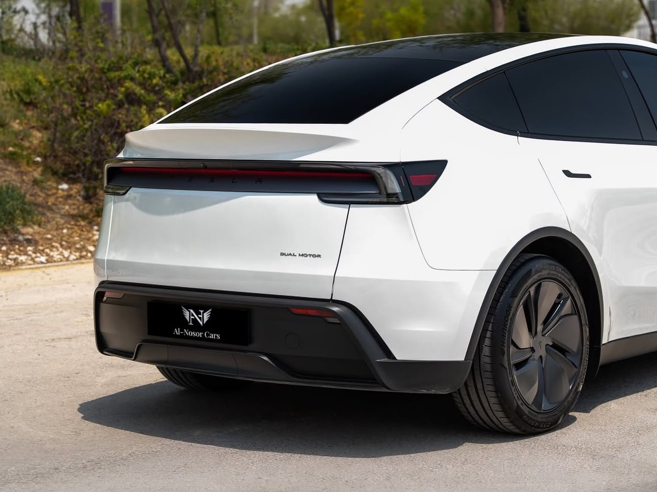 Tesla Model Y Long Range 2026 - Image 2