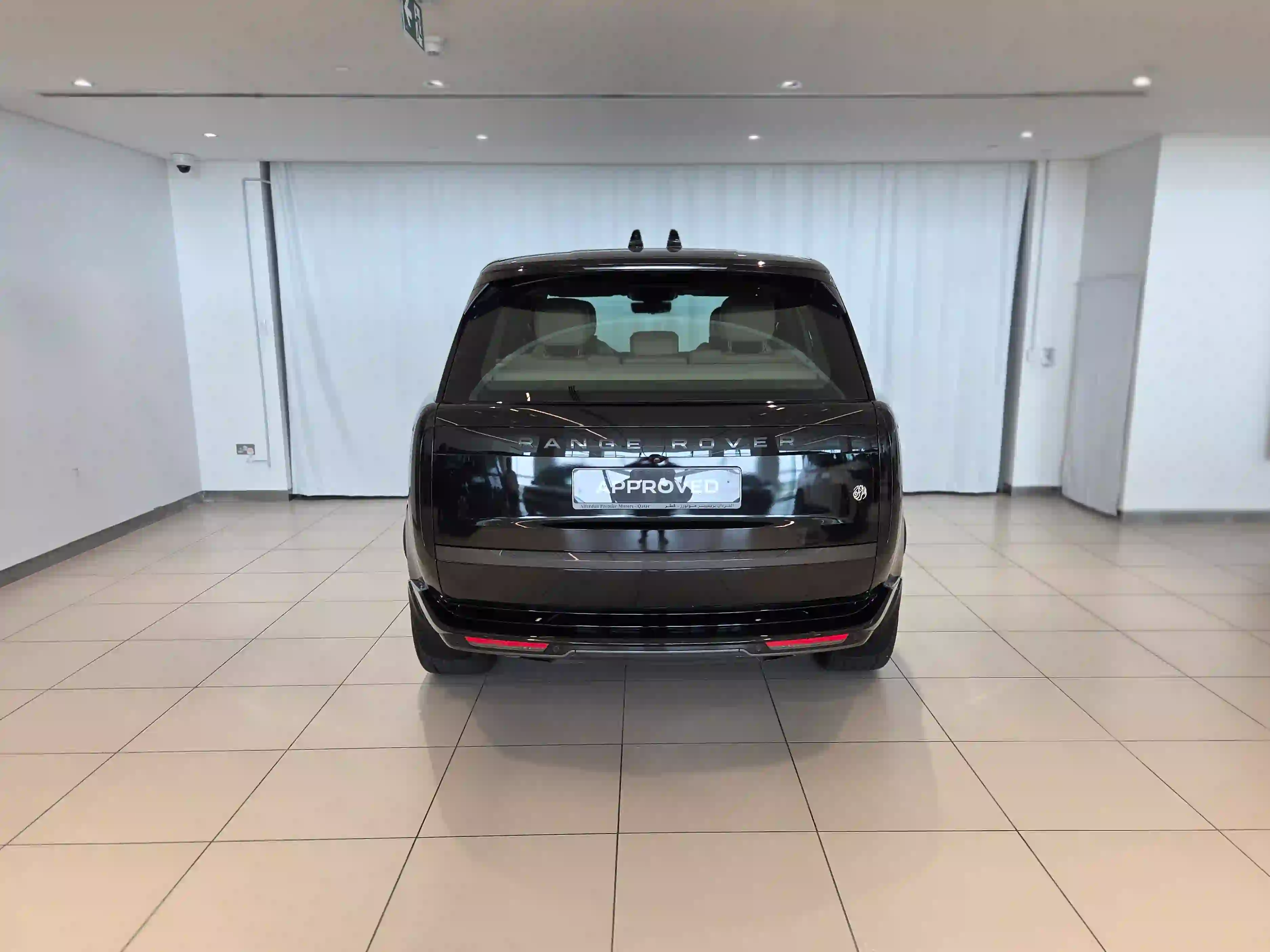 Land Rover Range Rover 4.4 V8 HSE 2025 - Image 2