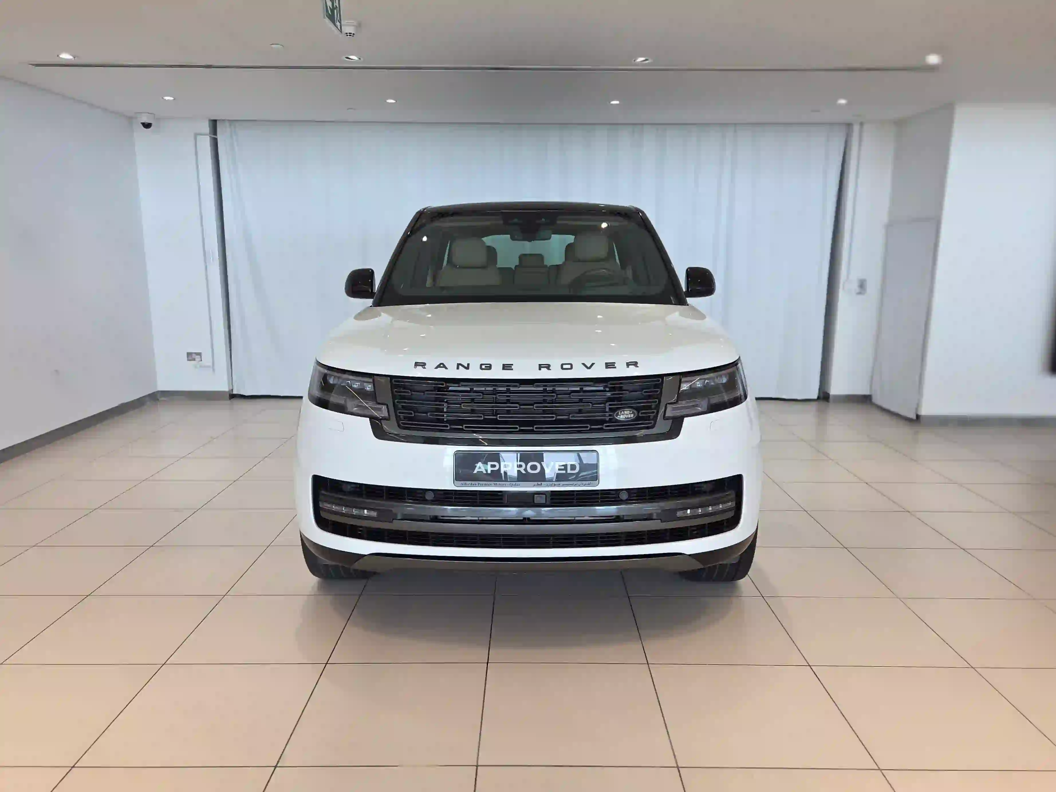 Land Rover Range Rover 4.4 V8 HSE 2024 - Image 4