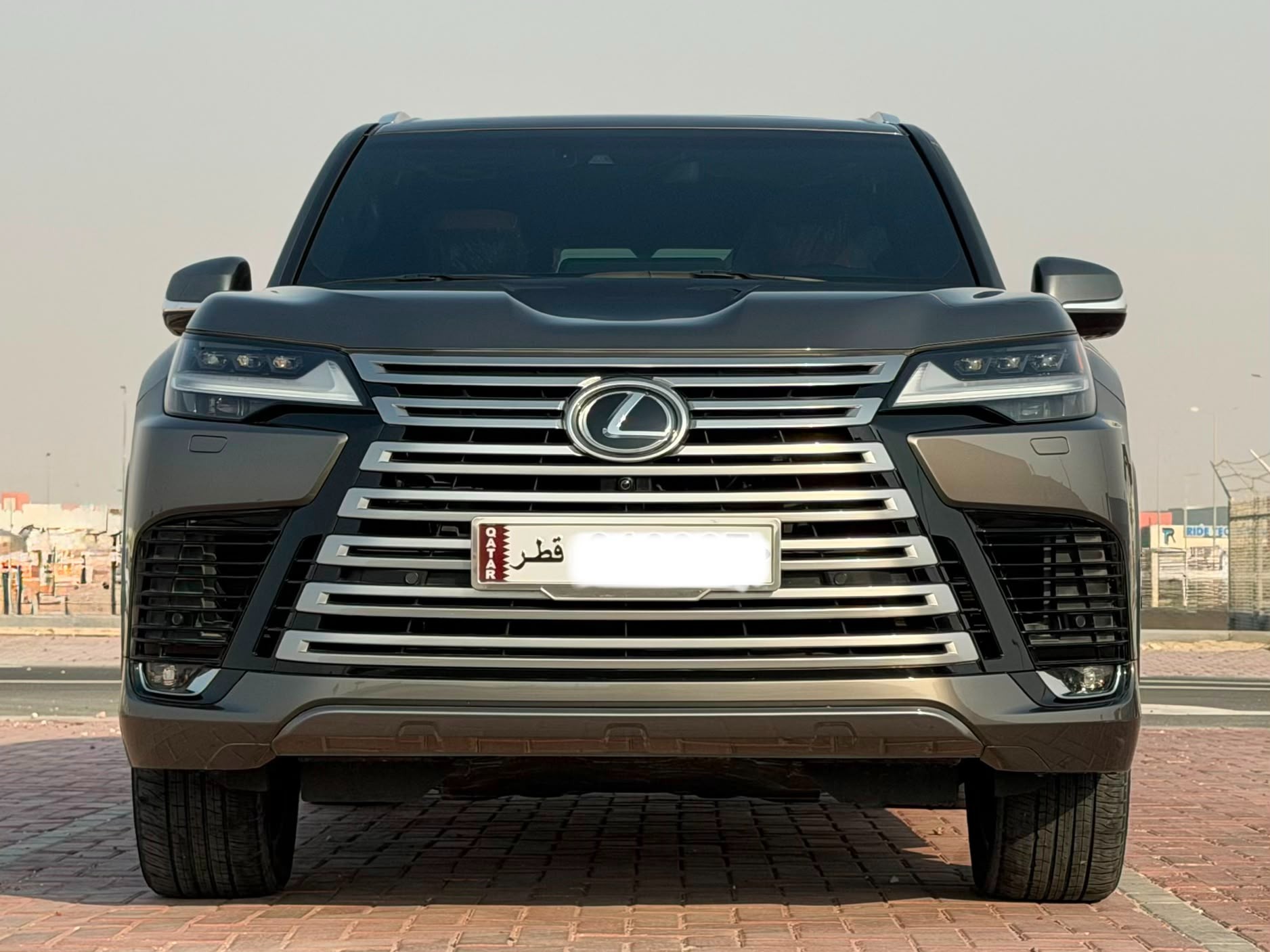 Lexus LX 600 VIP 2023 - Image 2