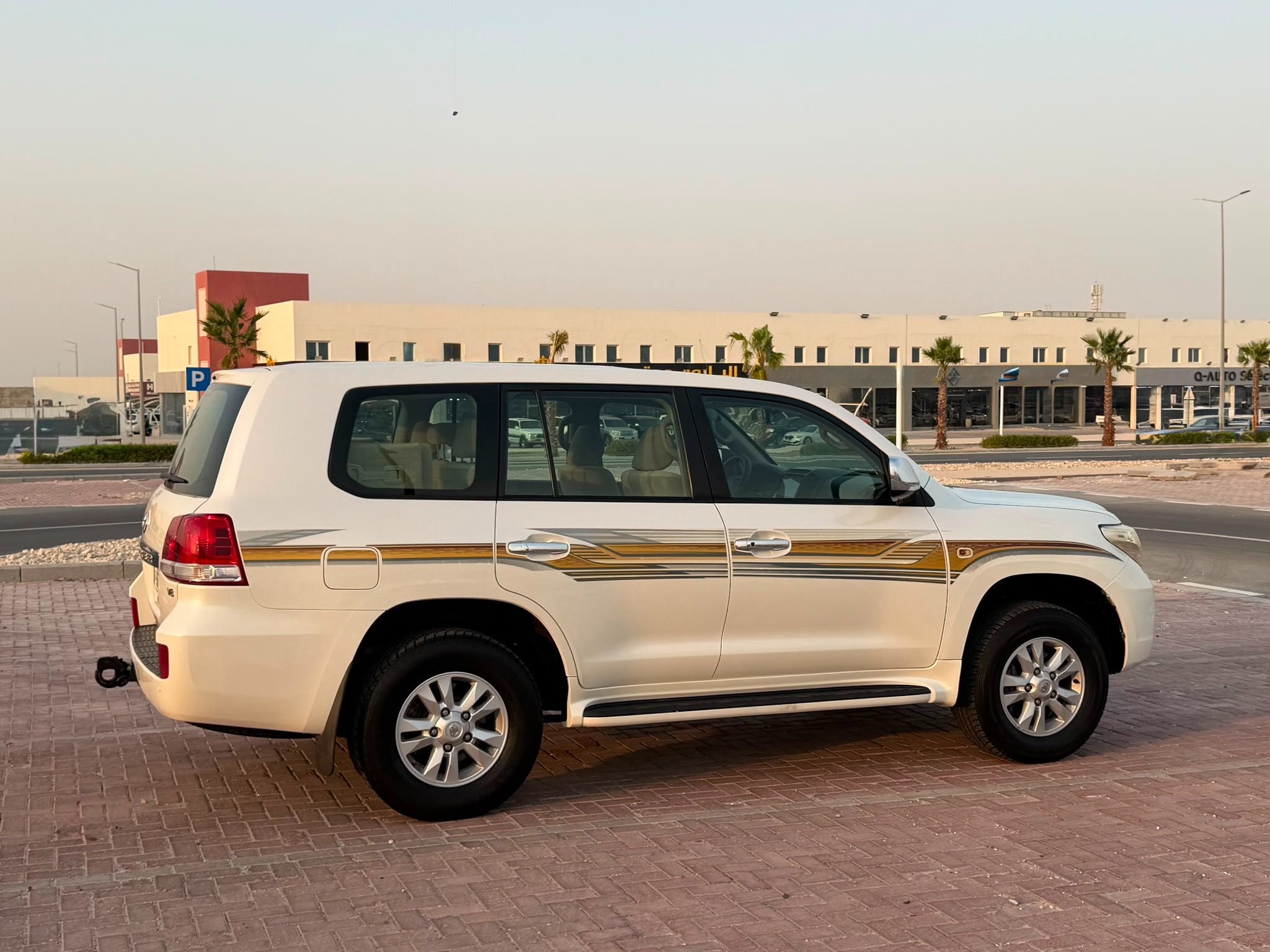 Toyota Land Cruiser GXR v8 2009 - Image 4