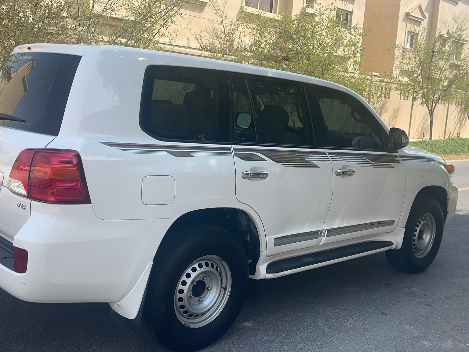 Toyota Land Cruiser GXR v8 2014 - Image 2
