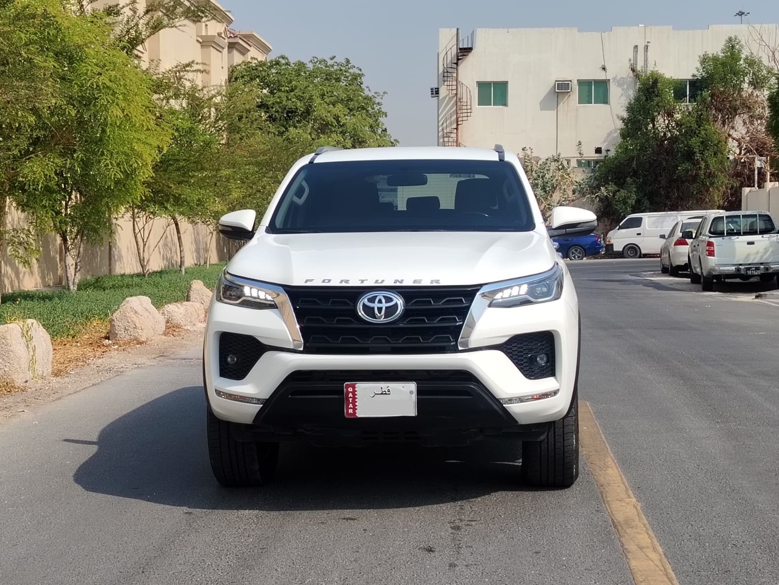 Toyota Fortuner V6 2022 - Image 2