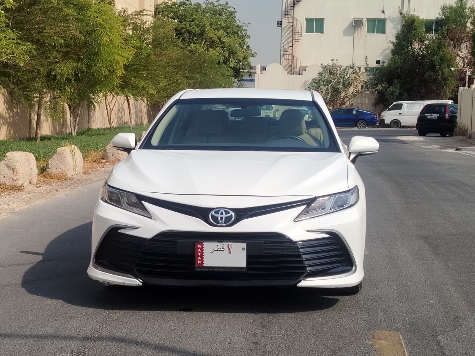 Toyota Camry LE 2023 - Image 2